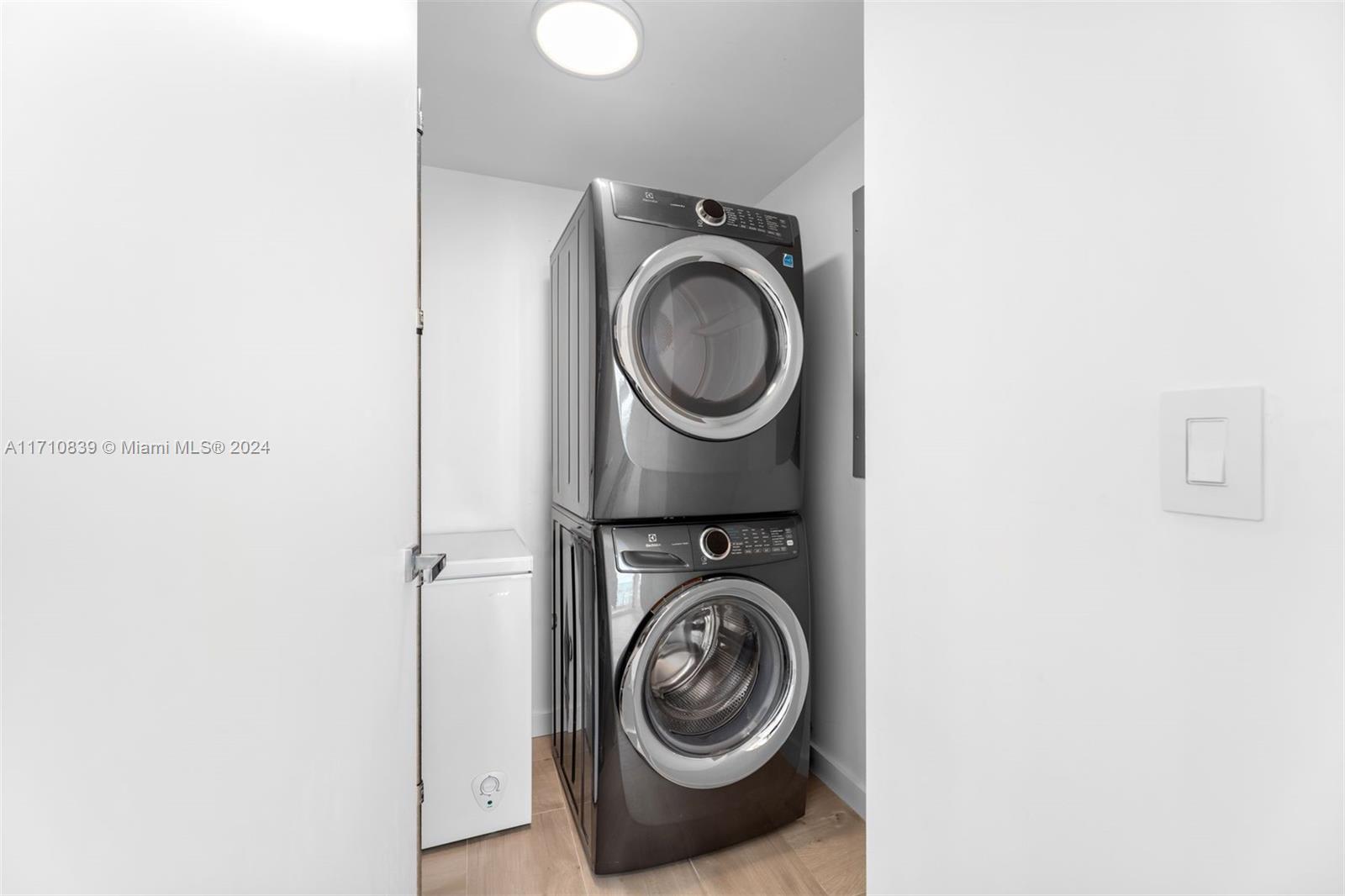 PORTOFINO TOWER CONDO - Residential