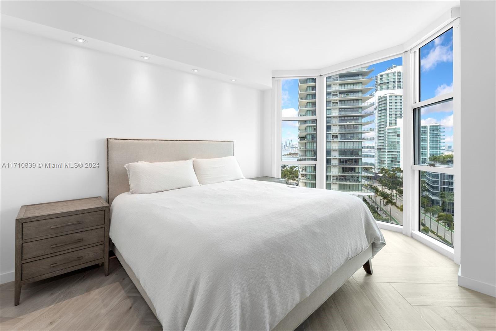 PORTOFINO TOWER CONDO - Residential
