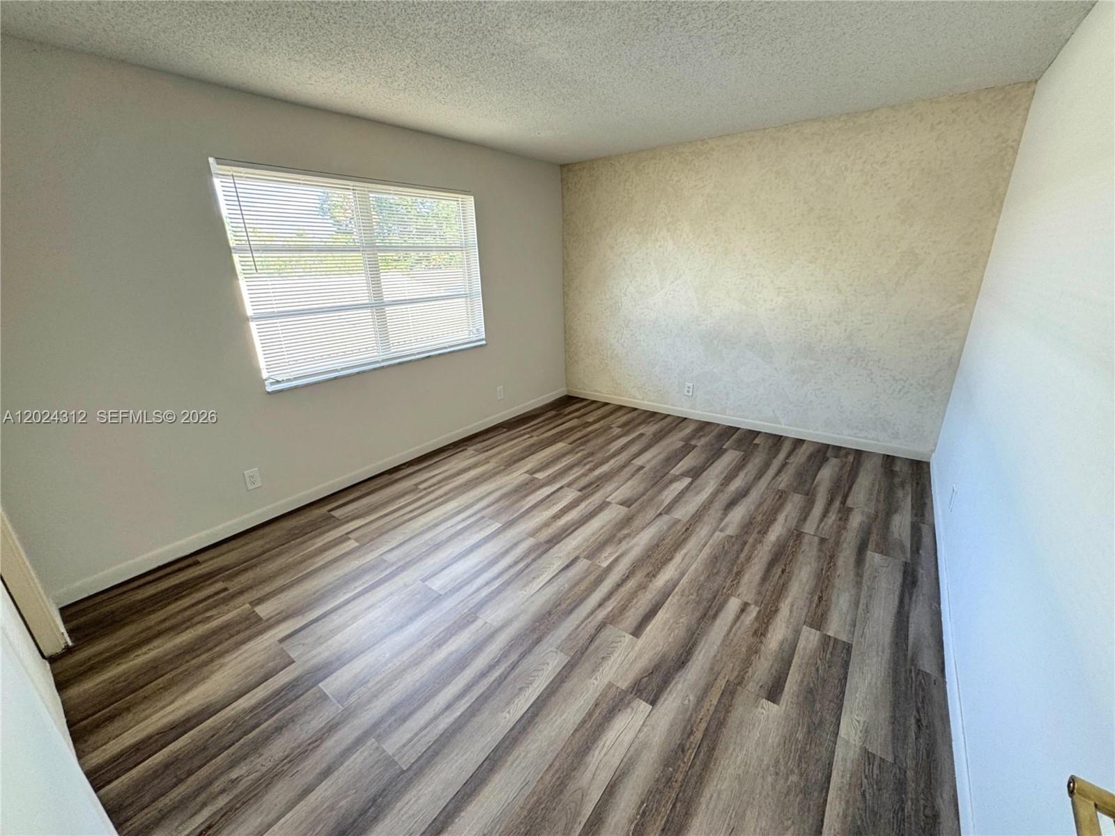 BEULALAND - Residential Lease
