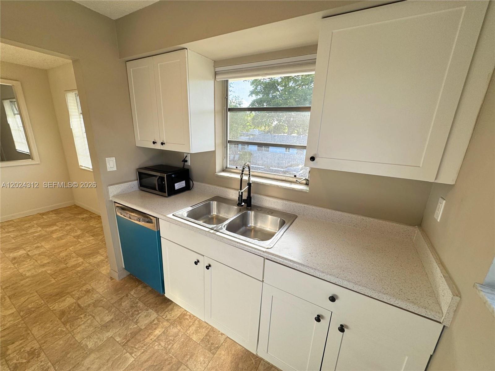 BEULALAND - Residential Lease