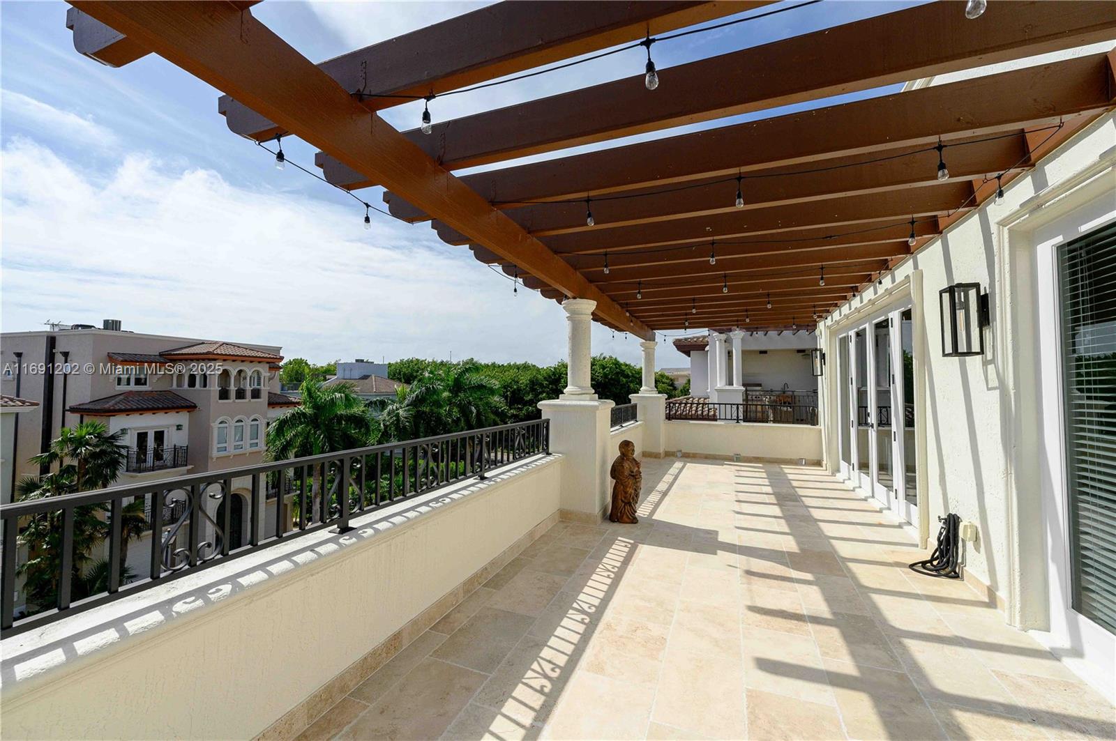 PARADISE POINT 1ST AMENDM - Residential