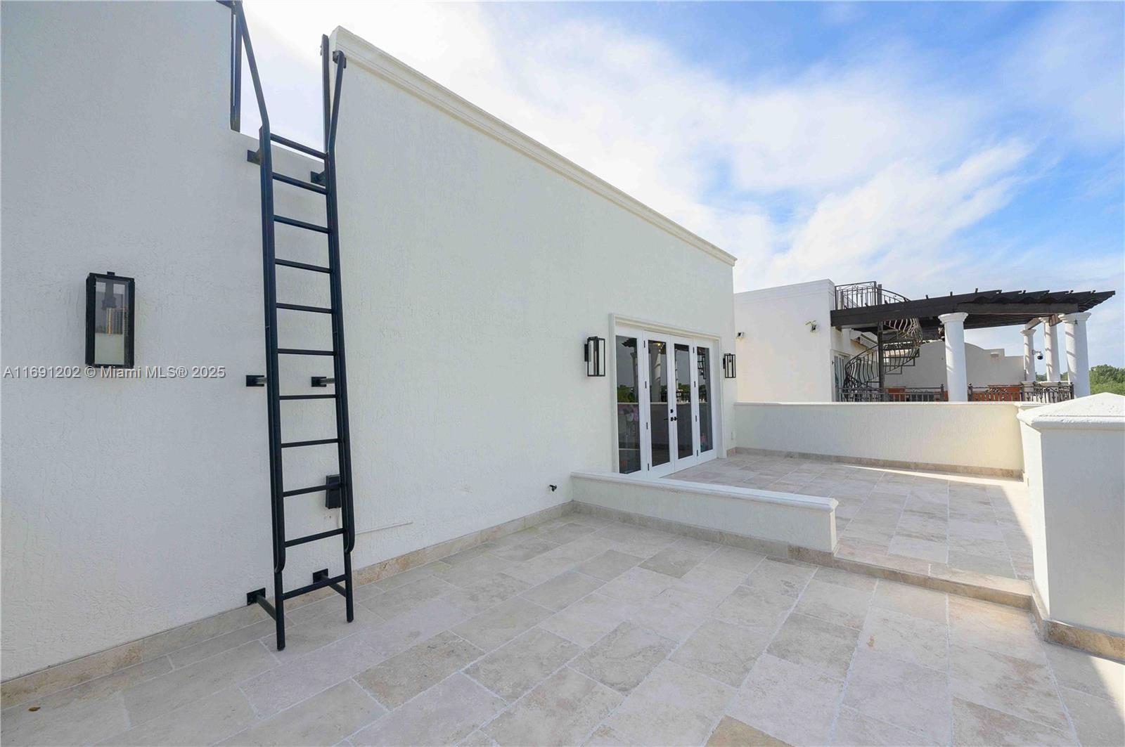 PARADISE POINT 1ST AMENDM - Residential