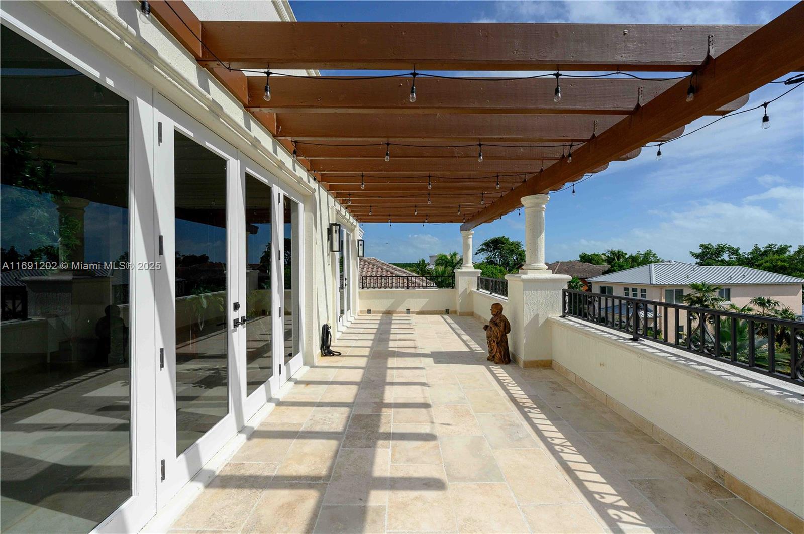 PARADISE POINT 1ST AMENDM - Residential