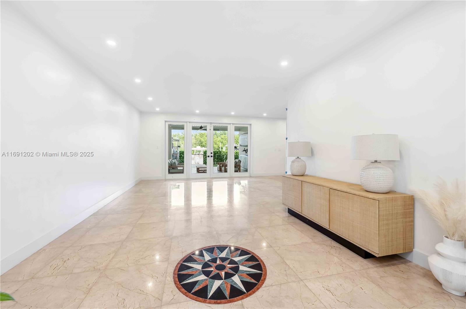 PARADISE POINT 1ST AMENDM - Residential