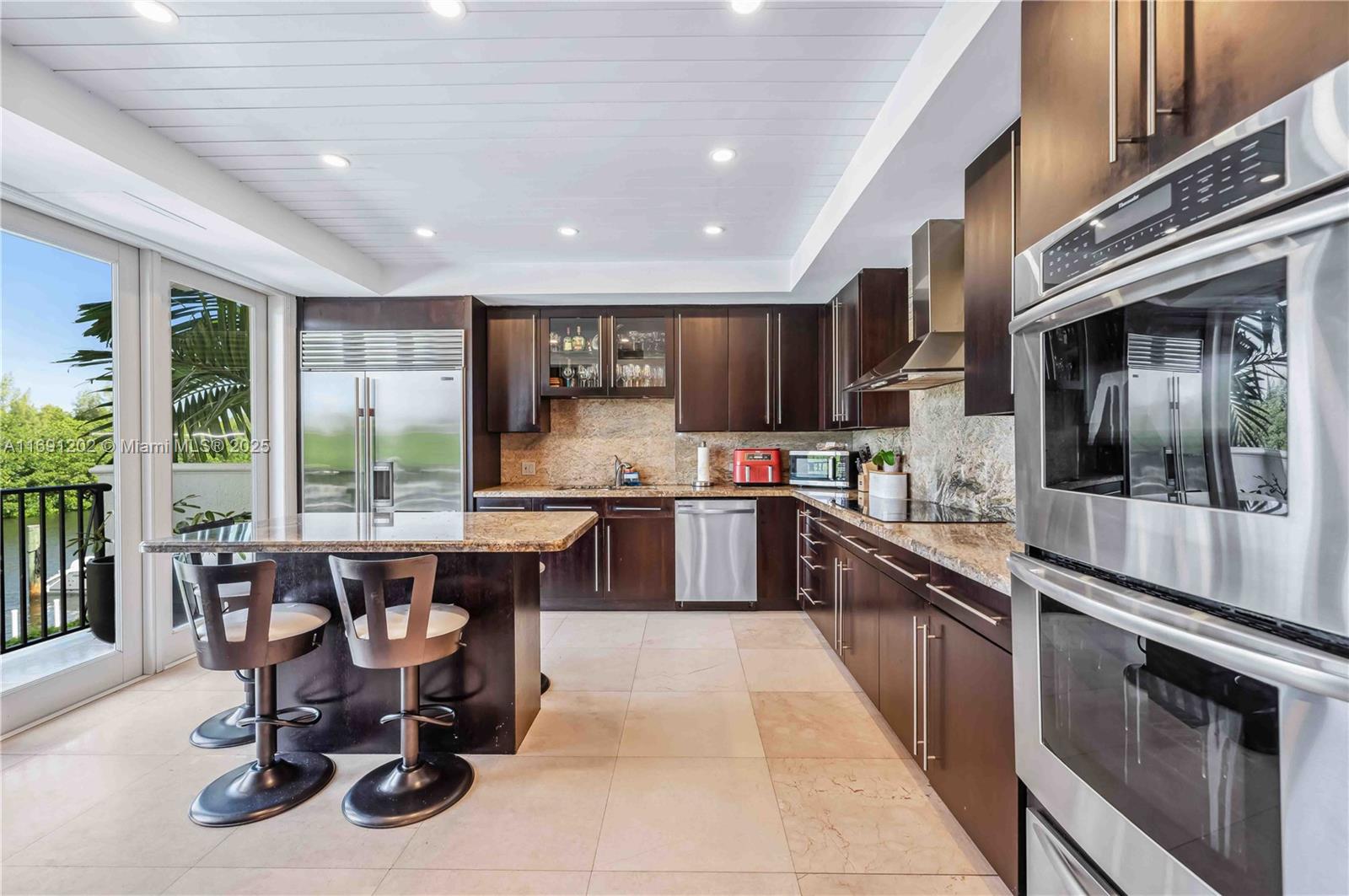 PARADISE POINT 1ST AMENDM - Residential