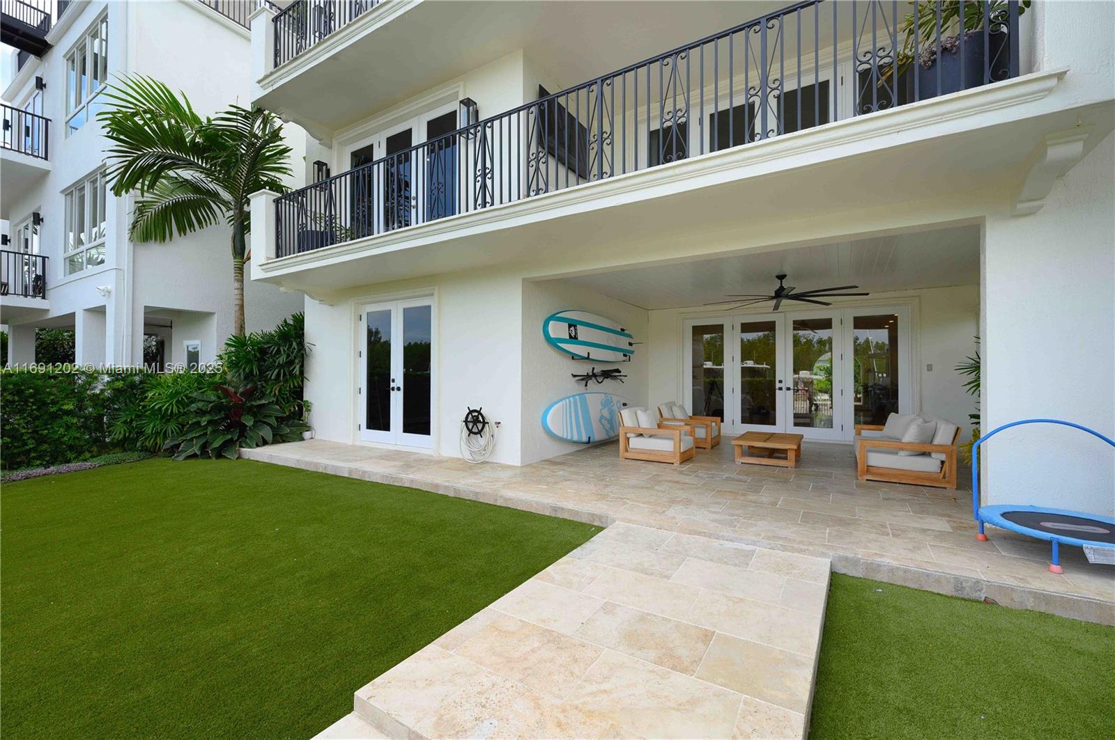 PARADISE POINT 1ST AMENDM - Residential