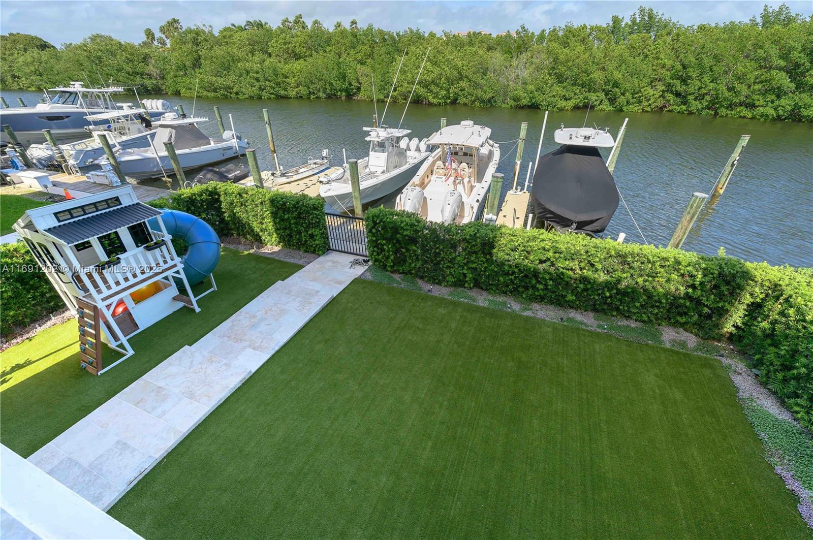 PARADISE POINT 1ST AMENDM - Residential