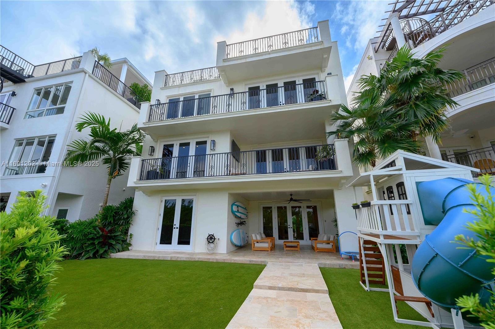 PARADISE POINT 1ST AMENDM - Residential