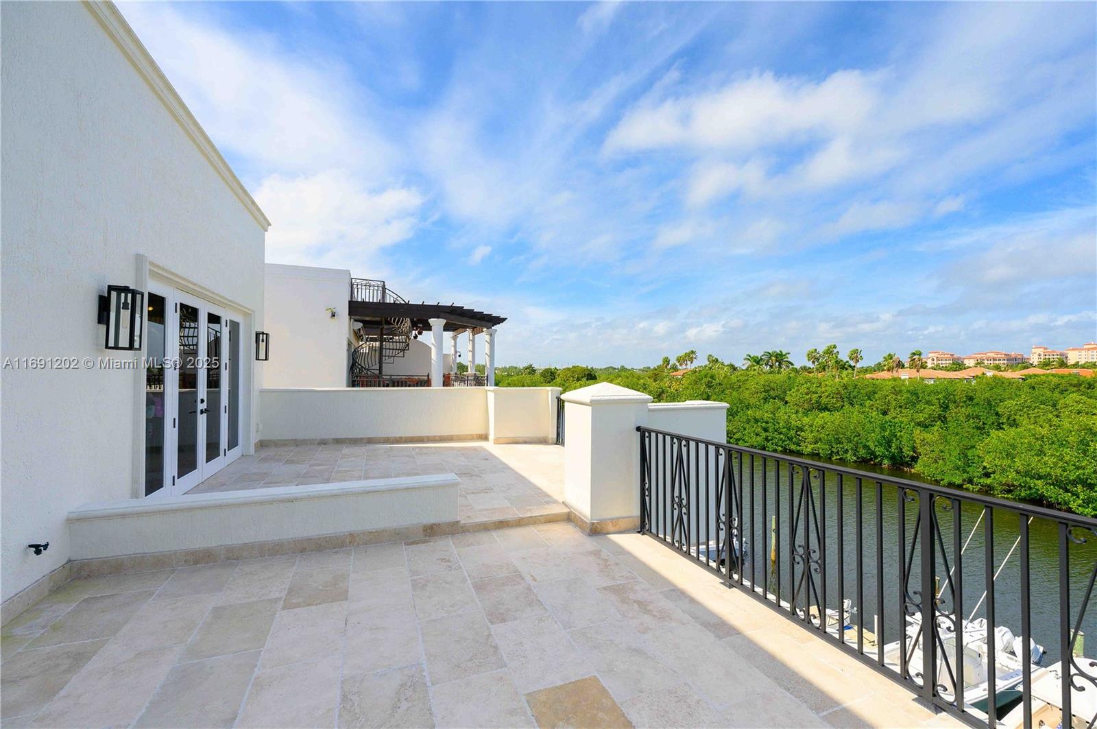 PARADISE POINT 1ST AMENDM - Residential