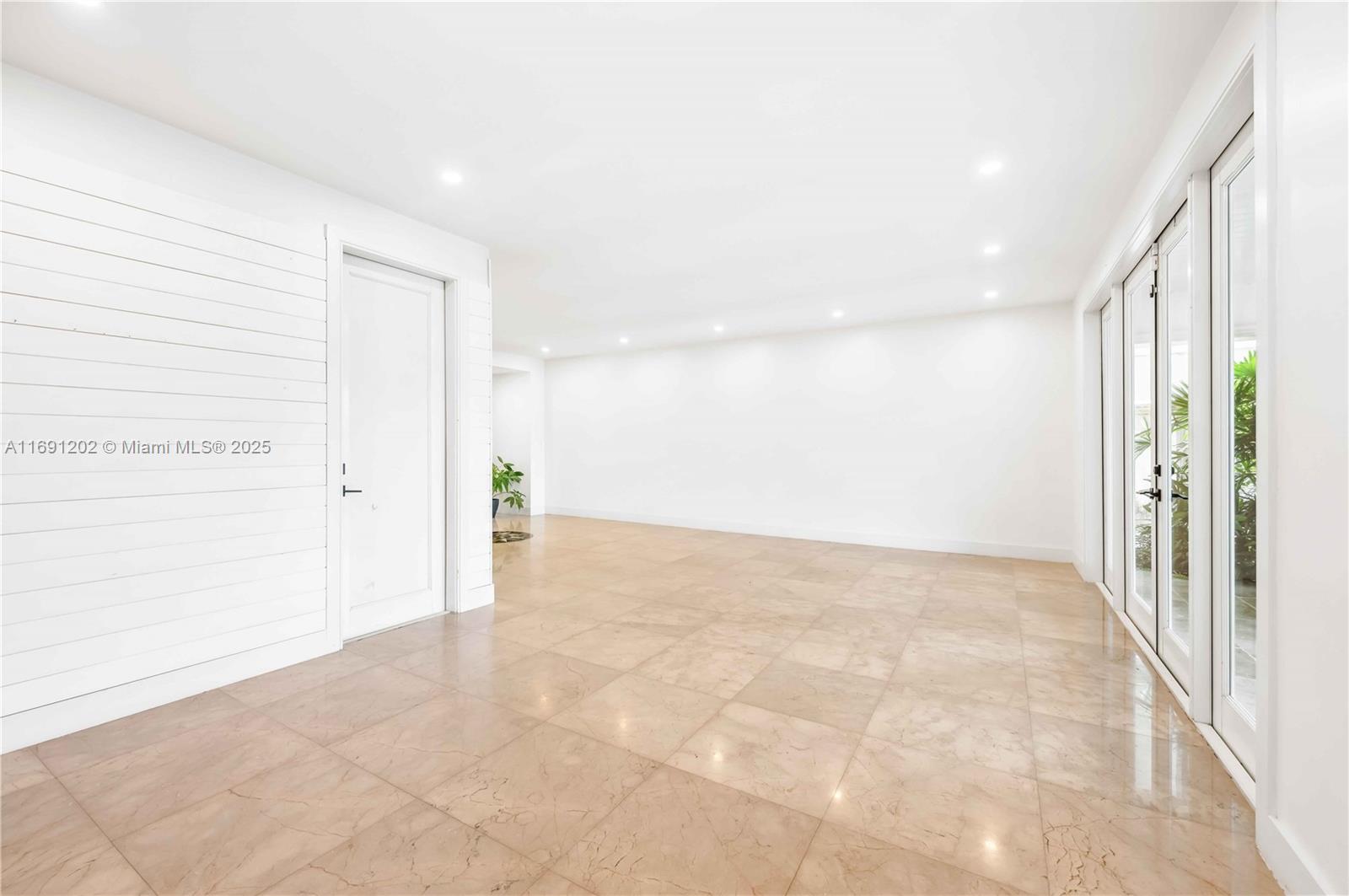 PARADISE POINT 1ST AMENDM - Residential