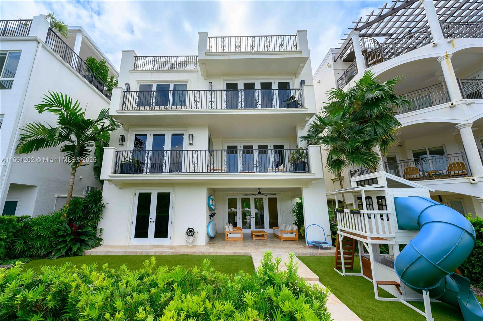 PARADISE POINT 1ST AMENDM - Residential