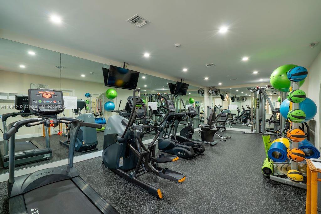 PARADISE POINT 1ST AMENDM - Residential