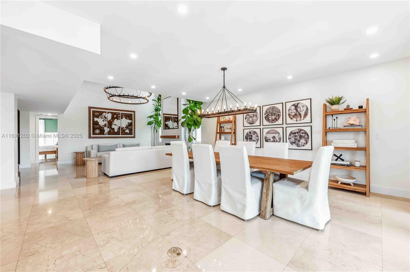 PARADISE POINT 1ST AMENDM - Residential