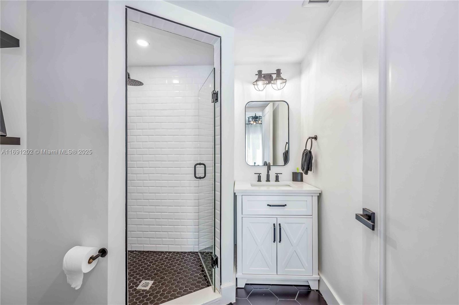 PARADISE POINT 1ST AMENDM - Residential