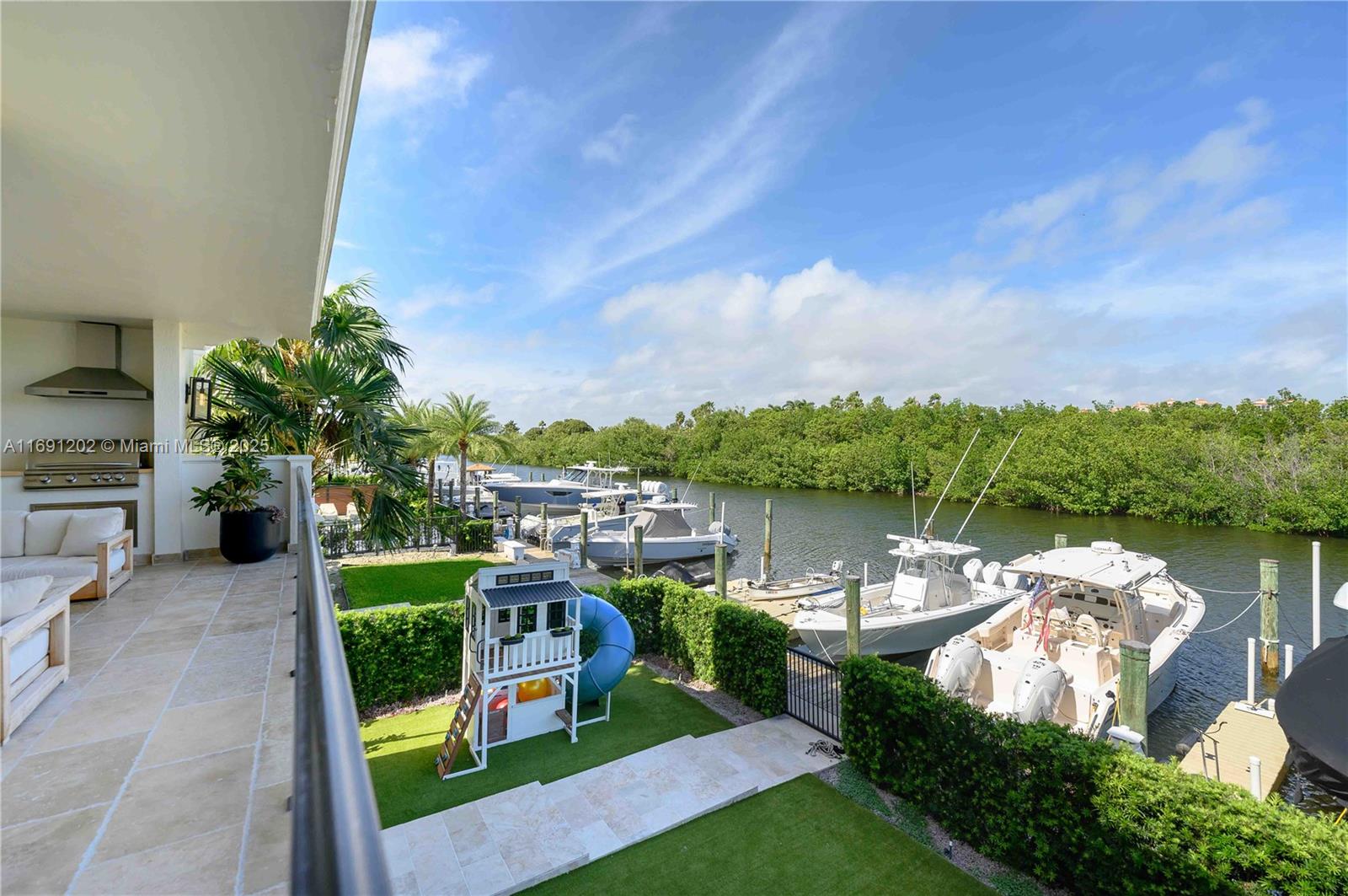 PARADISE POINT 1ST AMENDM - Residential