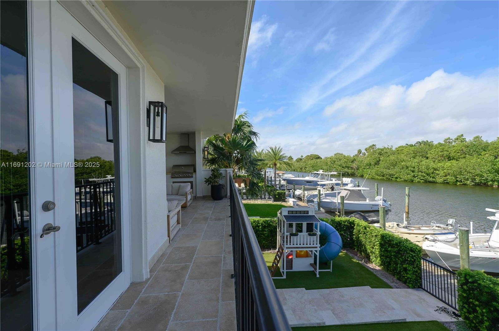 PARADISE POINT 1ST AMENDM - Residential