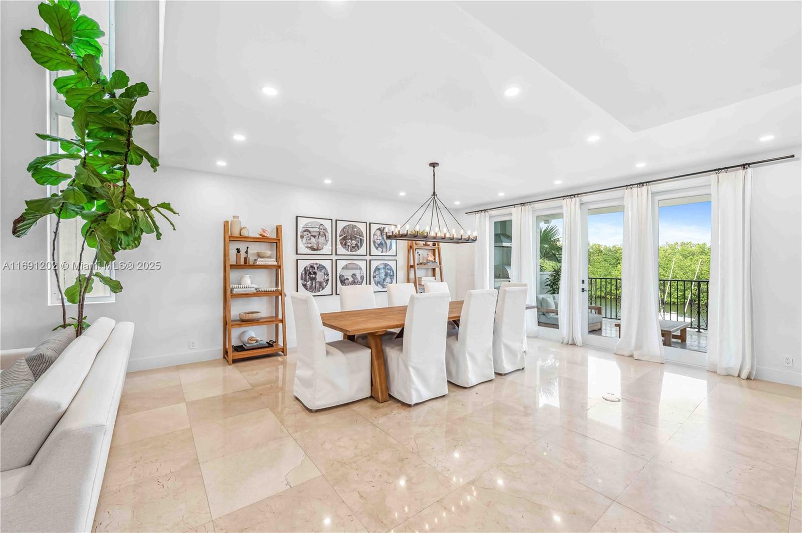 PARADISE POINT 1ST AMENDM - Residential