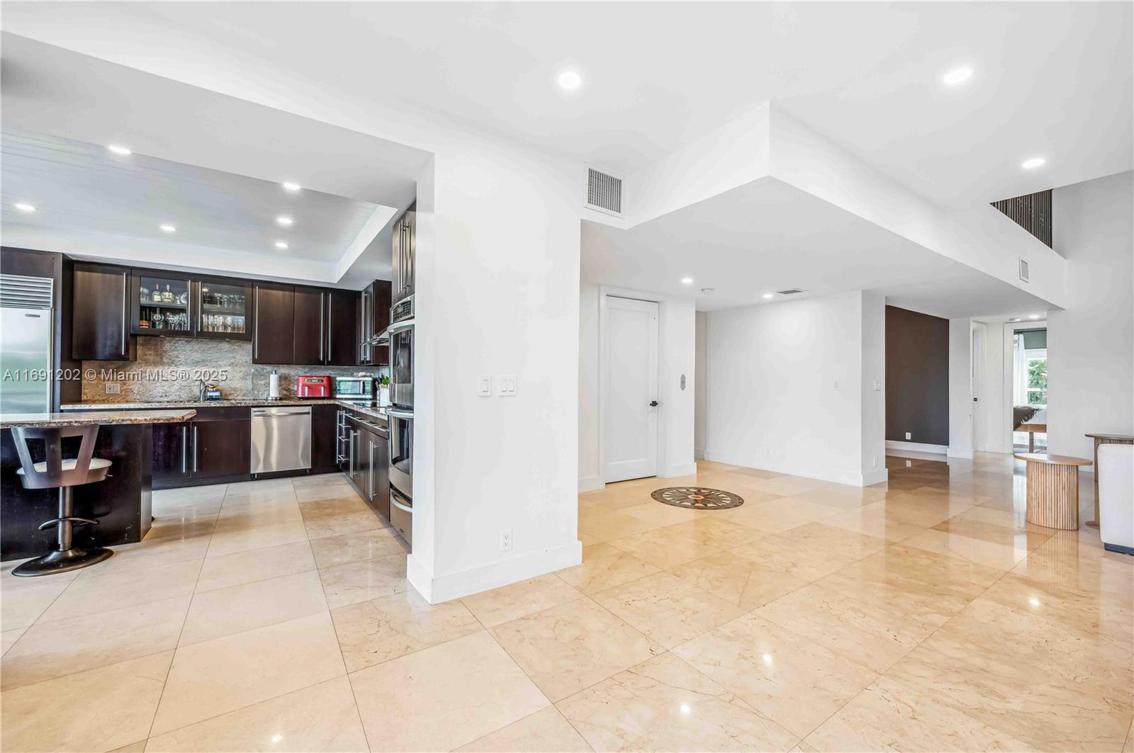 PARADISE POINT 1ST AMENDM - Residential