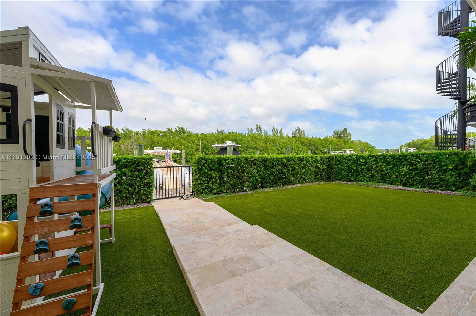 PARADISE POINT 1ST AMENDM - Residential