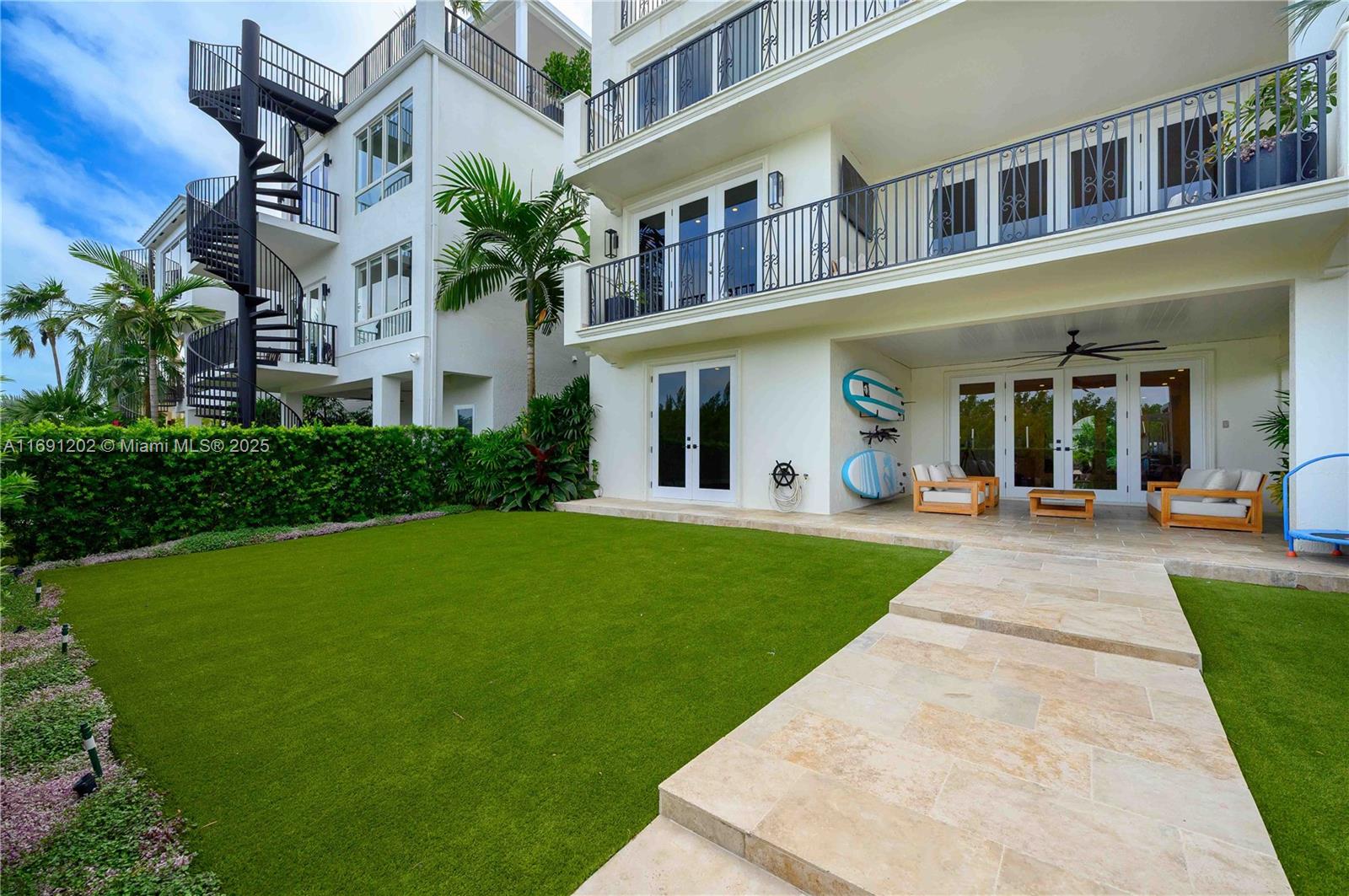 PARADISE POINT 1ST AMENDM - Residential