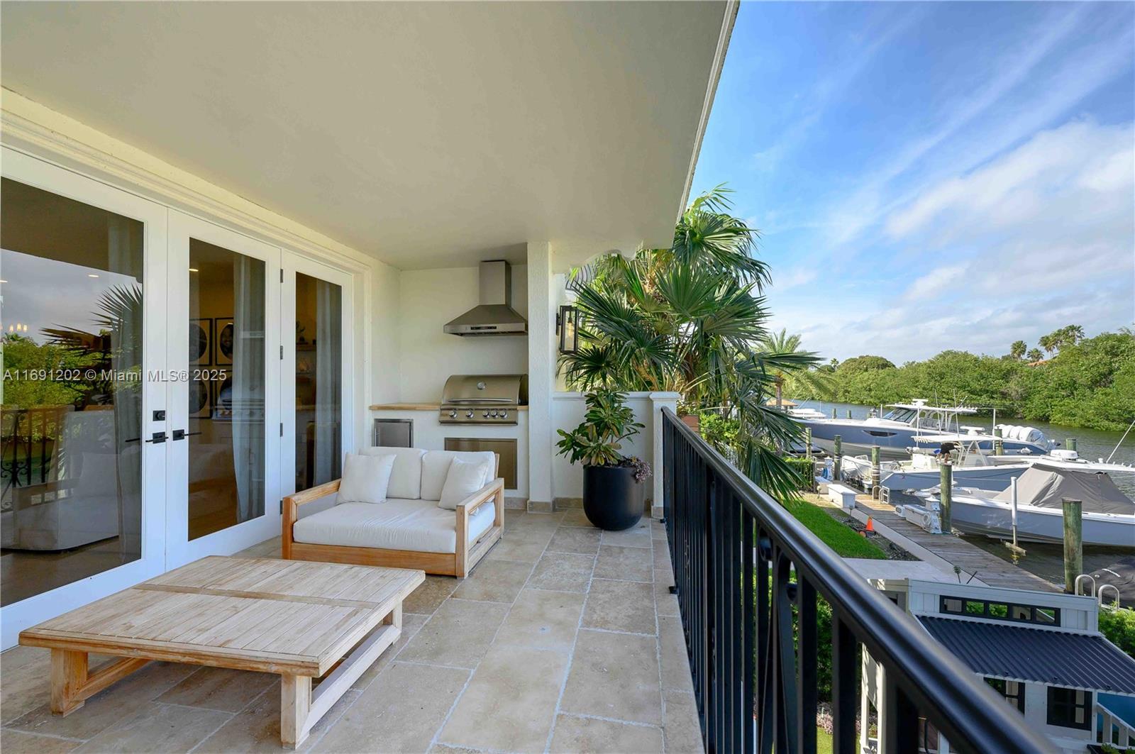 PARADISE POINT 1ST AMENDM - Residential