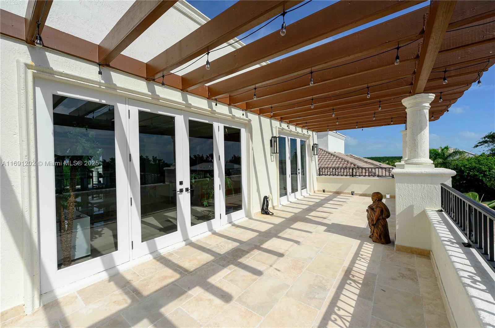 PARADISE POINT 1ST AMENDM - Residential