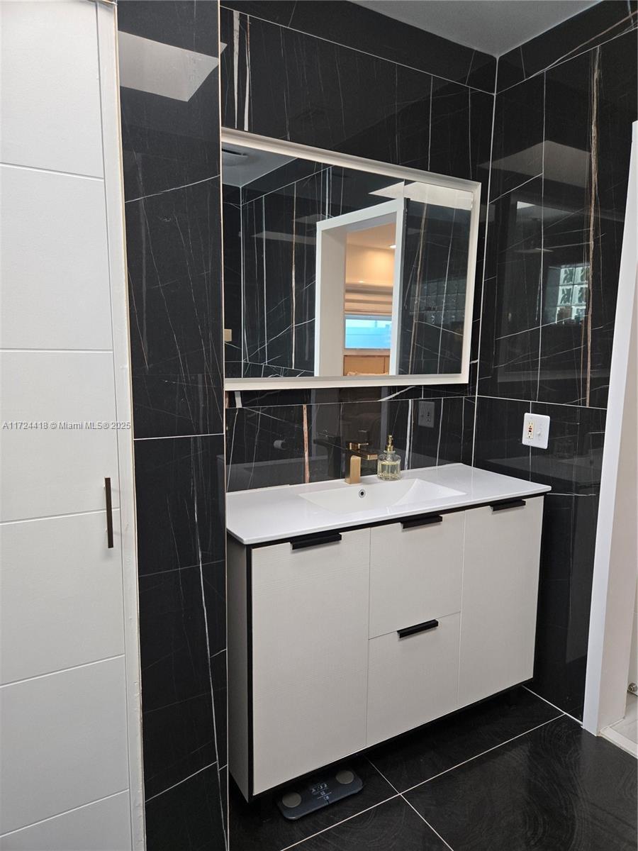 ENGELWOOD ESTS - Residential