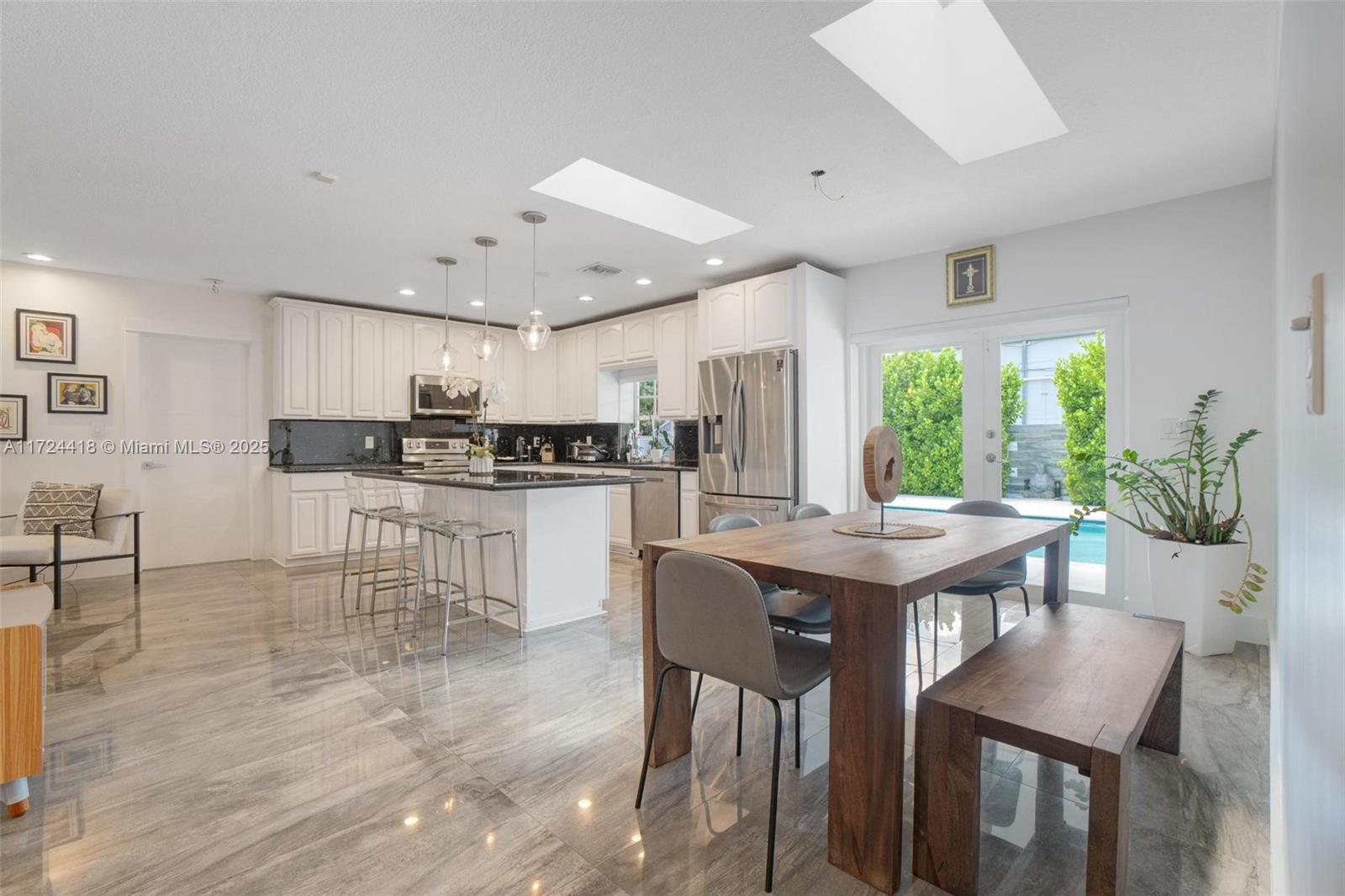 ENGELWOOD ESTS - Residential