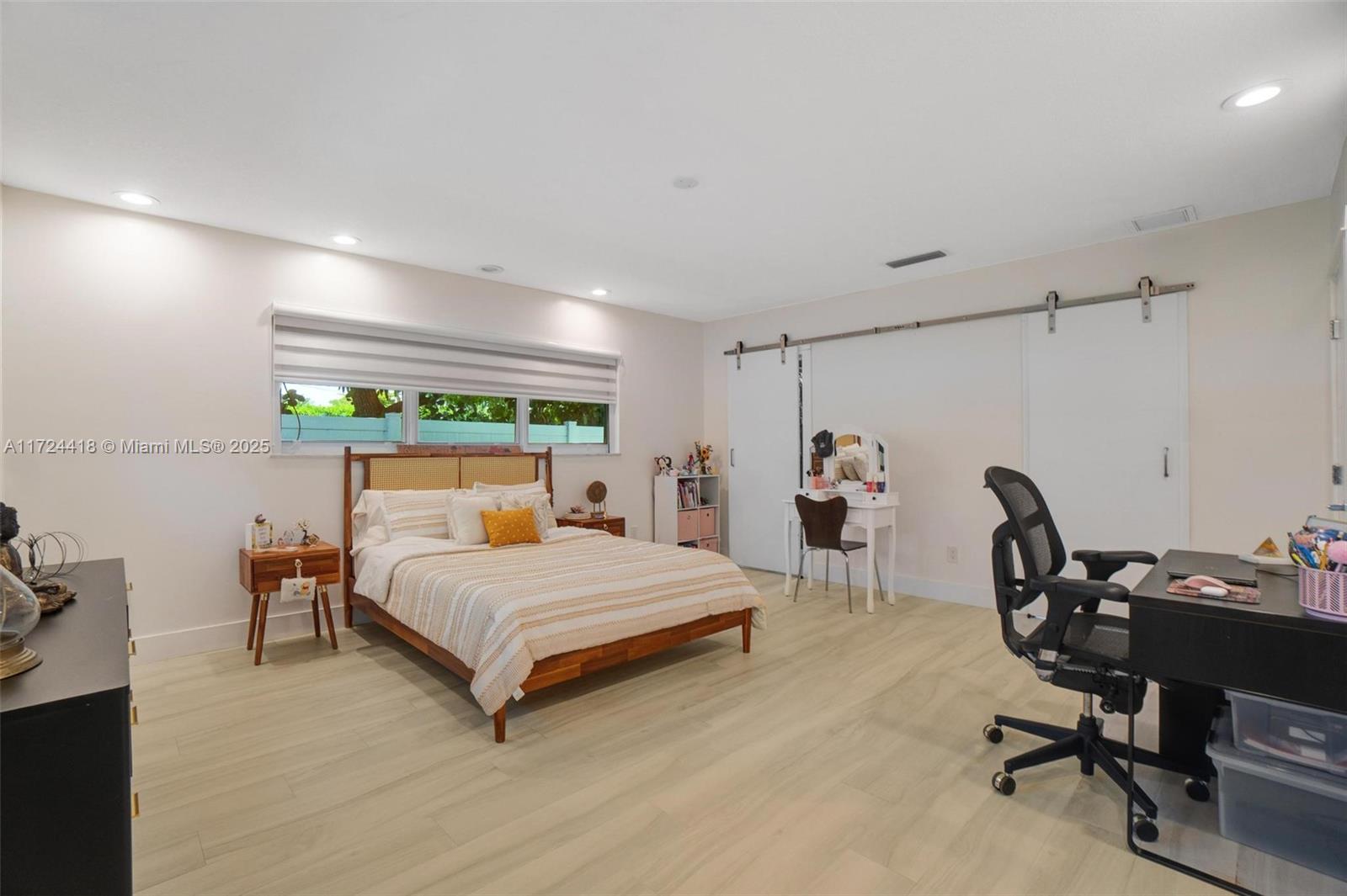 ENGELWOOD ESTS - Residential