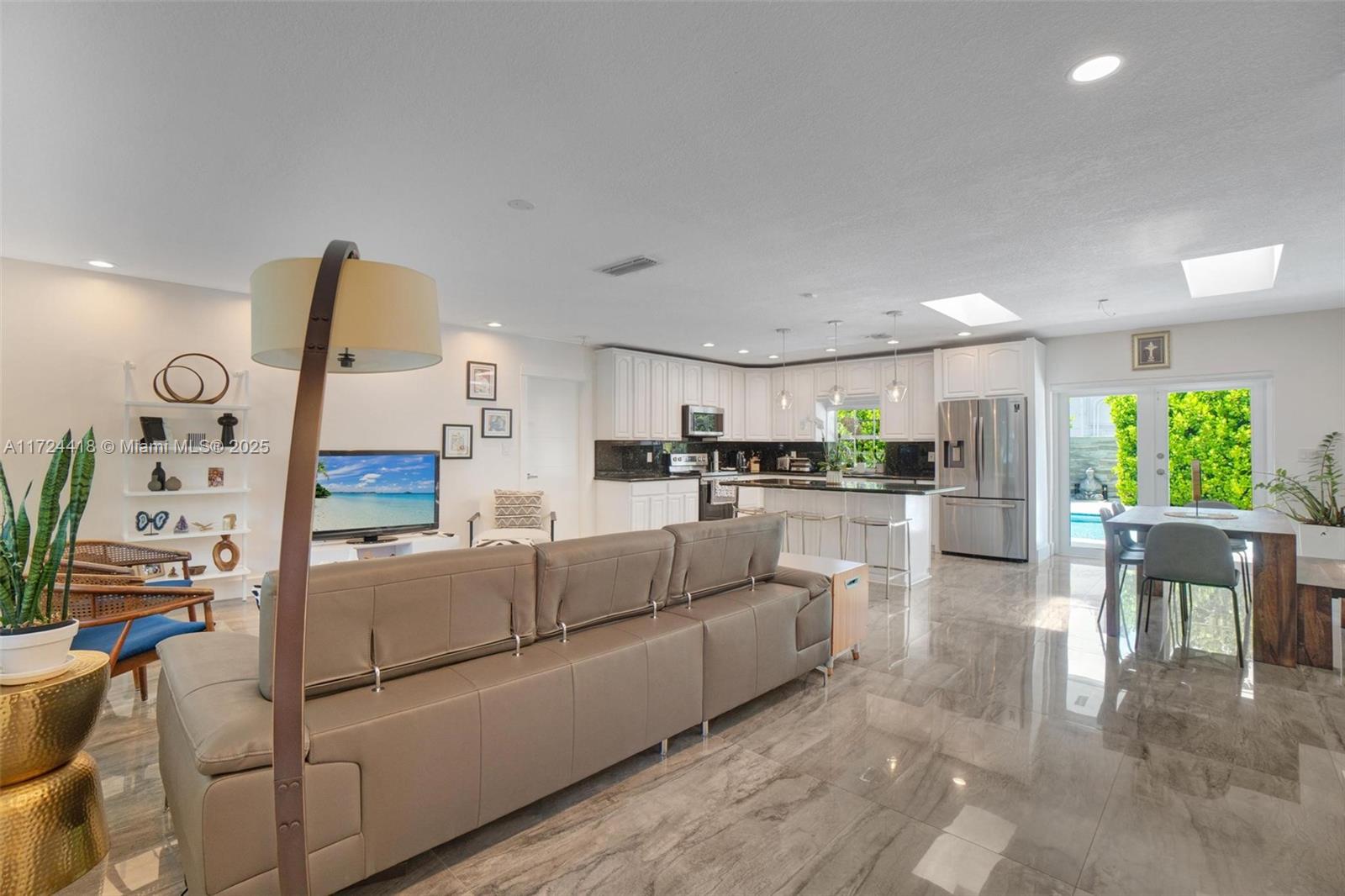 ENGELWOOD ESTS - Residential