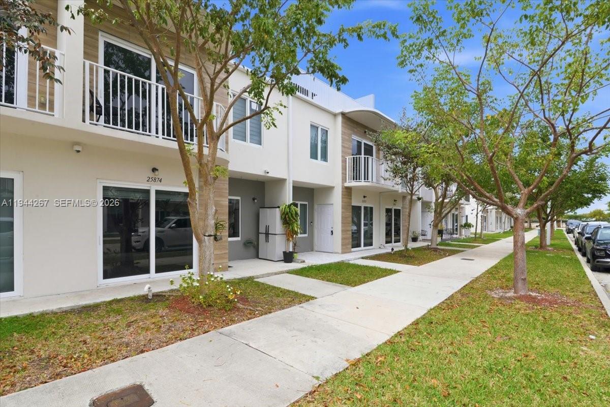 PARADISE ONE - Residential