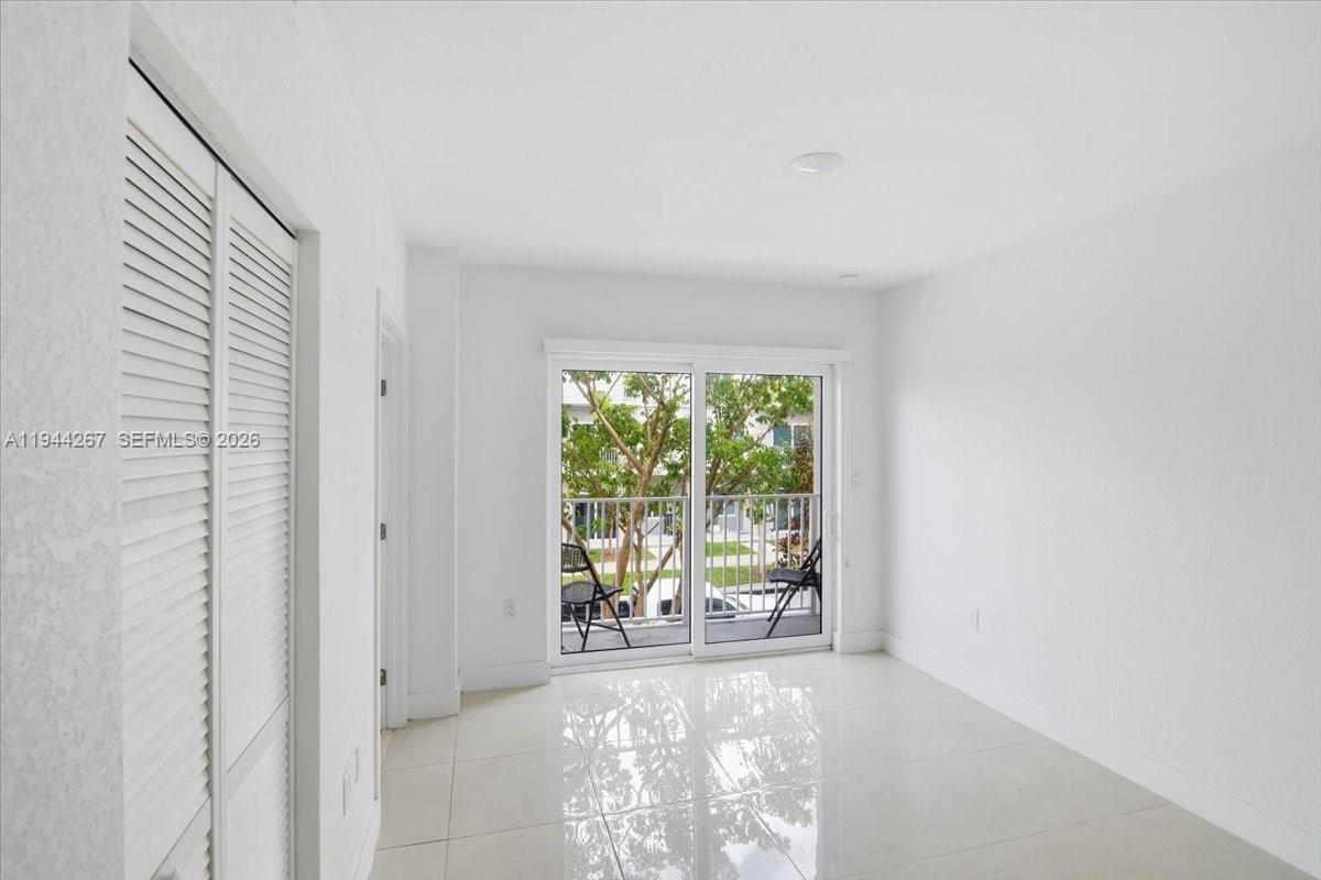 PARADISE ONE - Residential