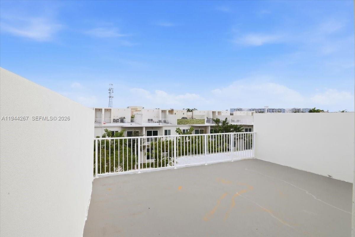 PARADISE ONE - Residential