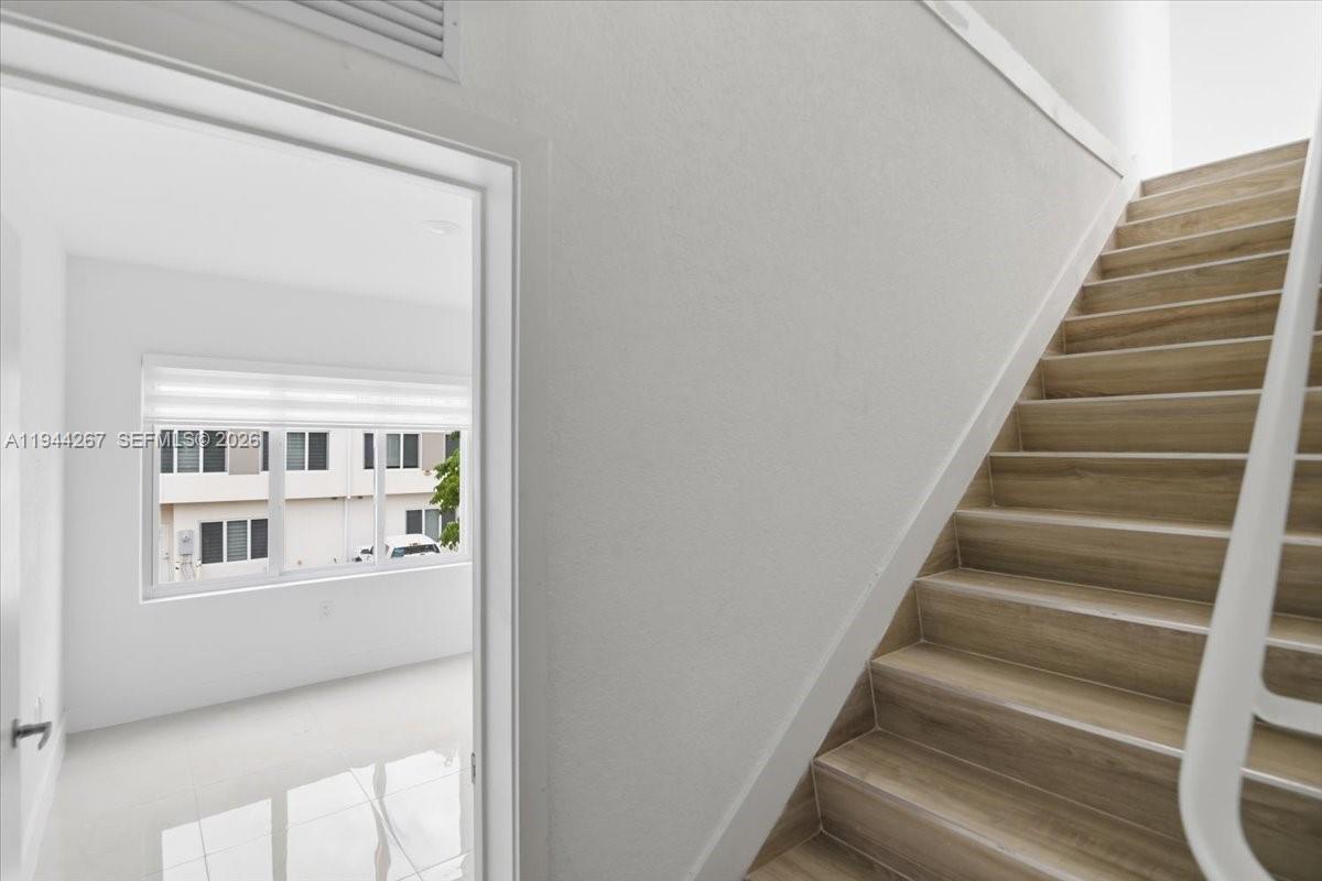 PARADISE ONE - Residential