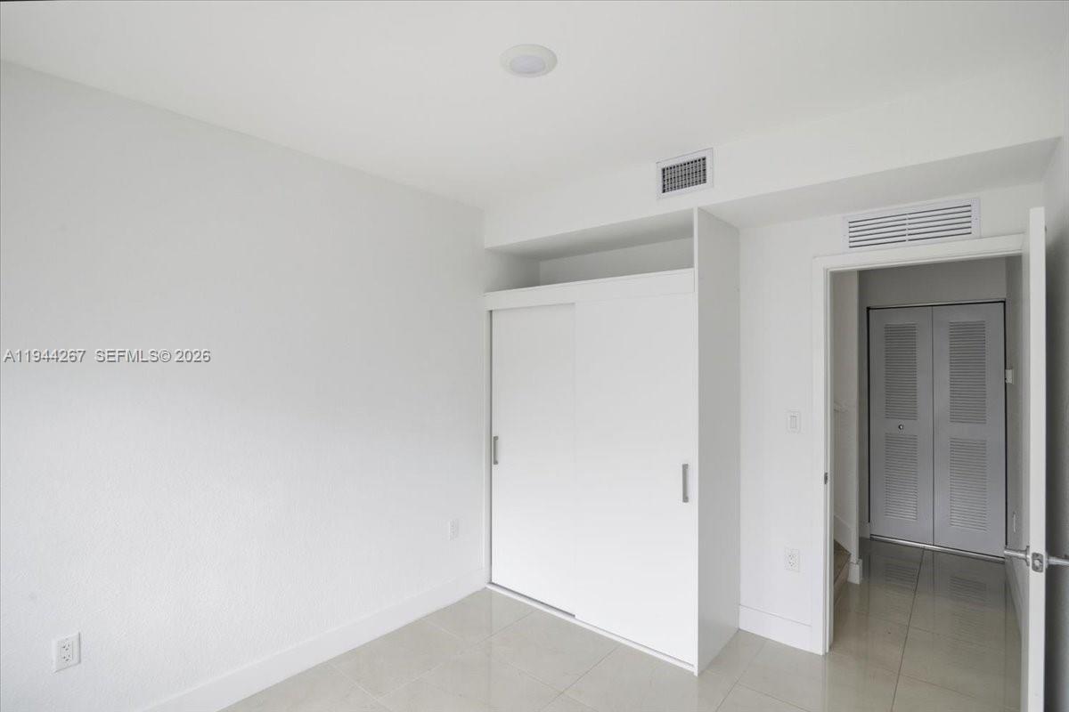 PARADISE ONE - Residential