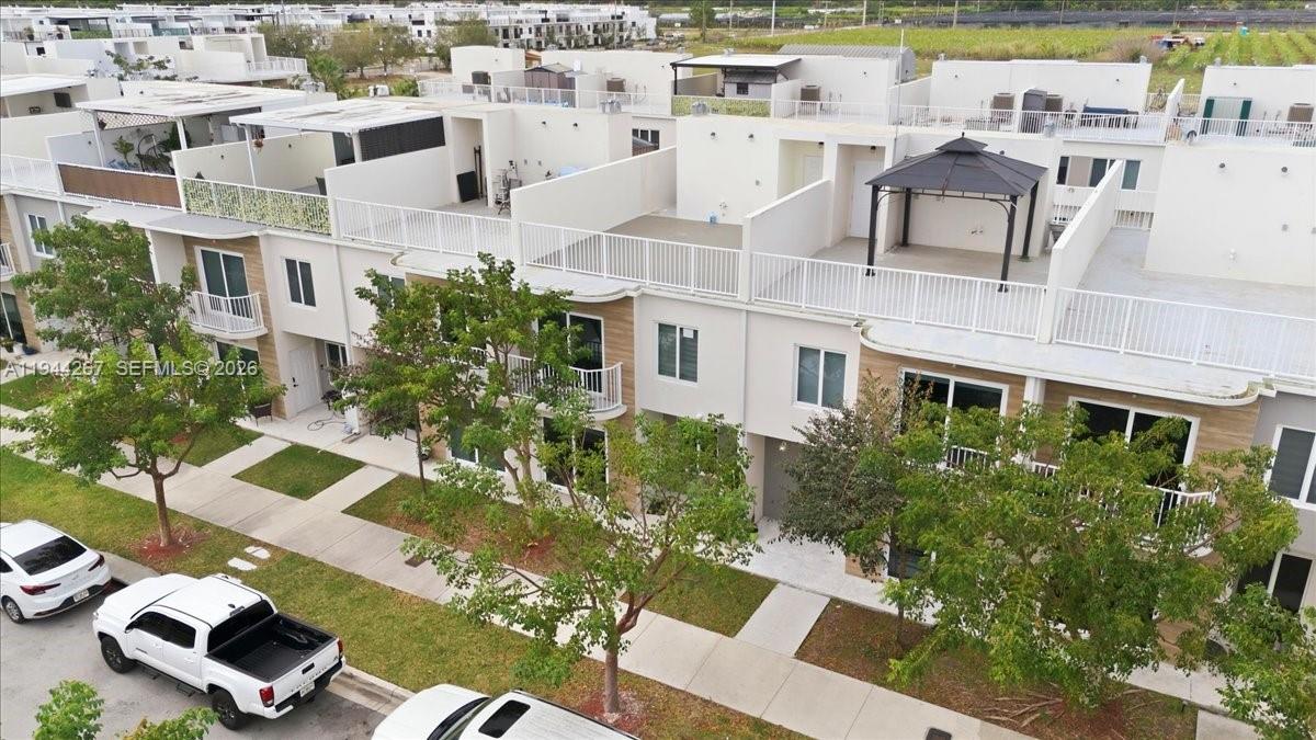 PARADISE ONE - Residential