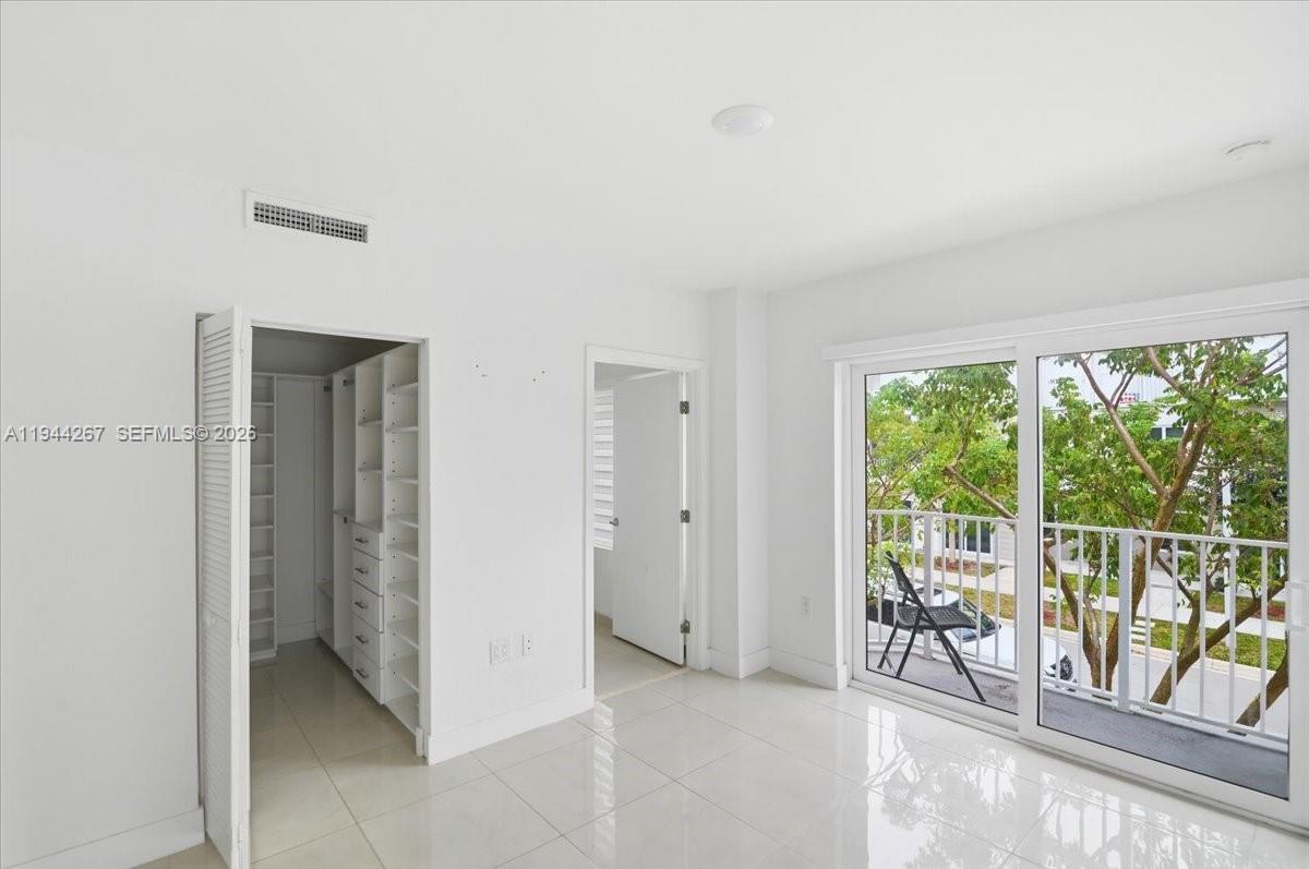 PARADISE ONE - Residential