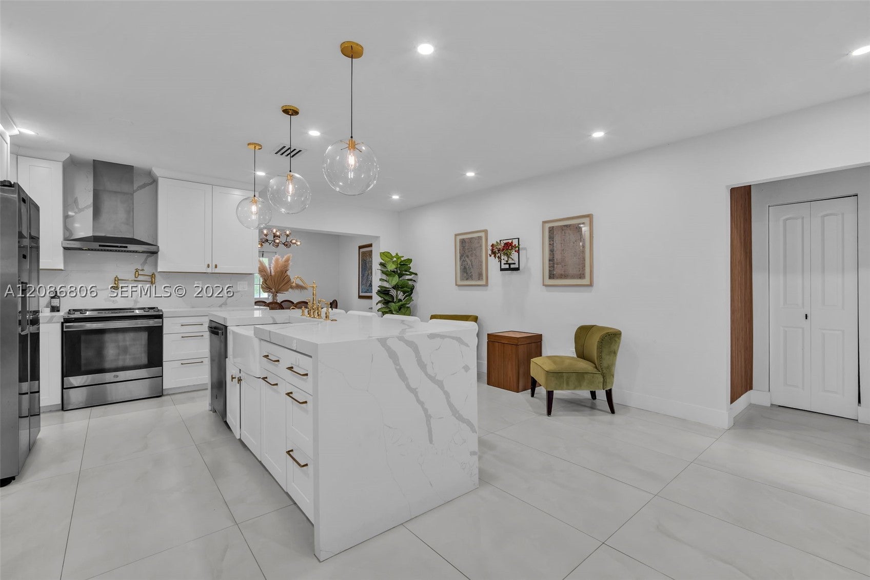 2395 NE 184th Ter