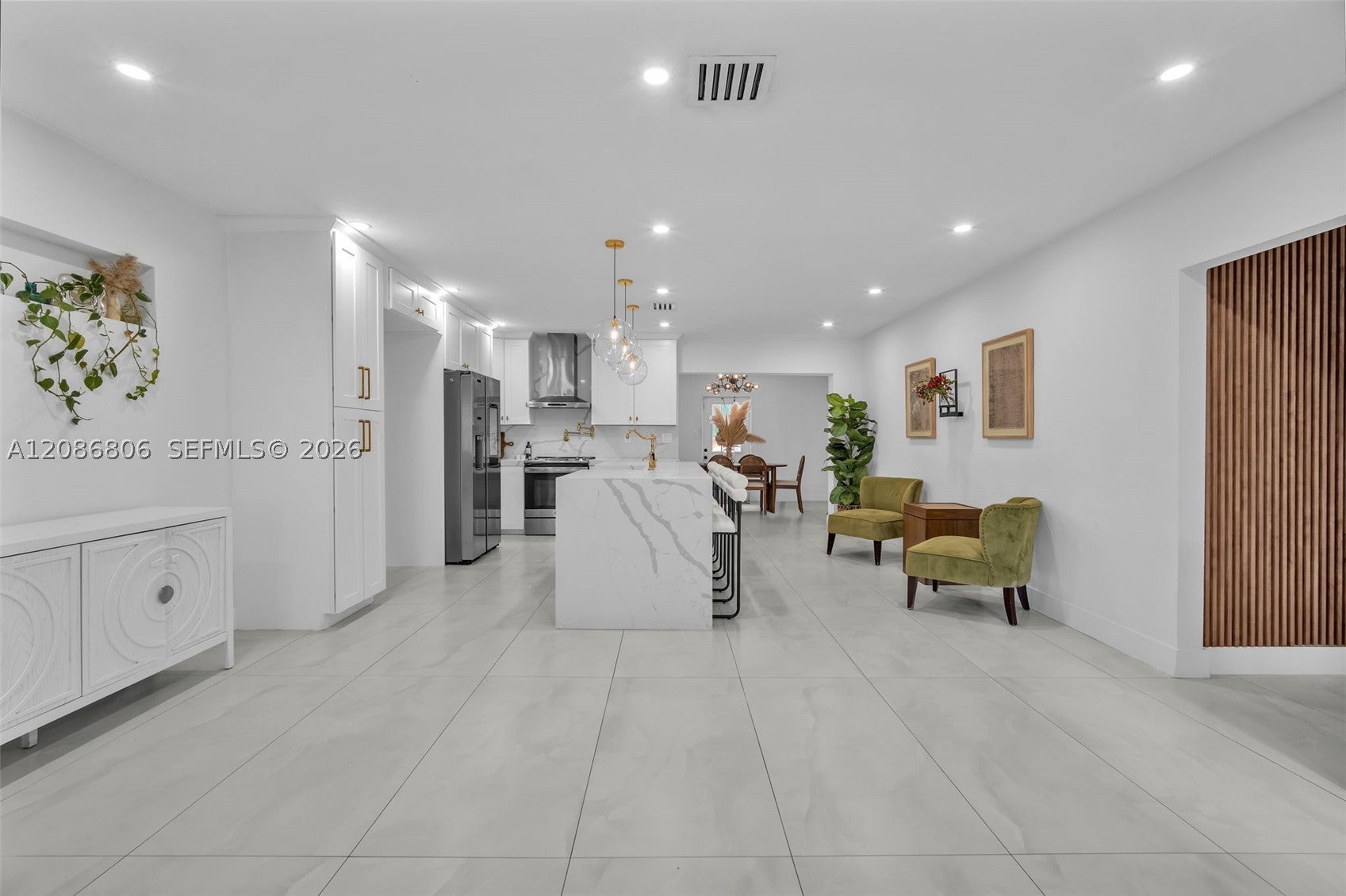 2395 NE 184th Ter