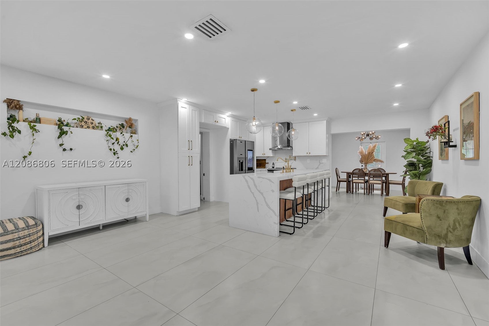 2395 NE 184th Ter