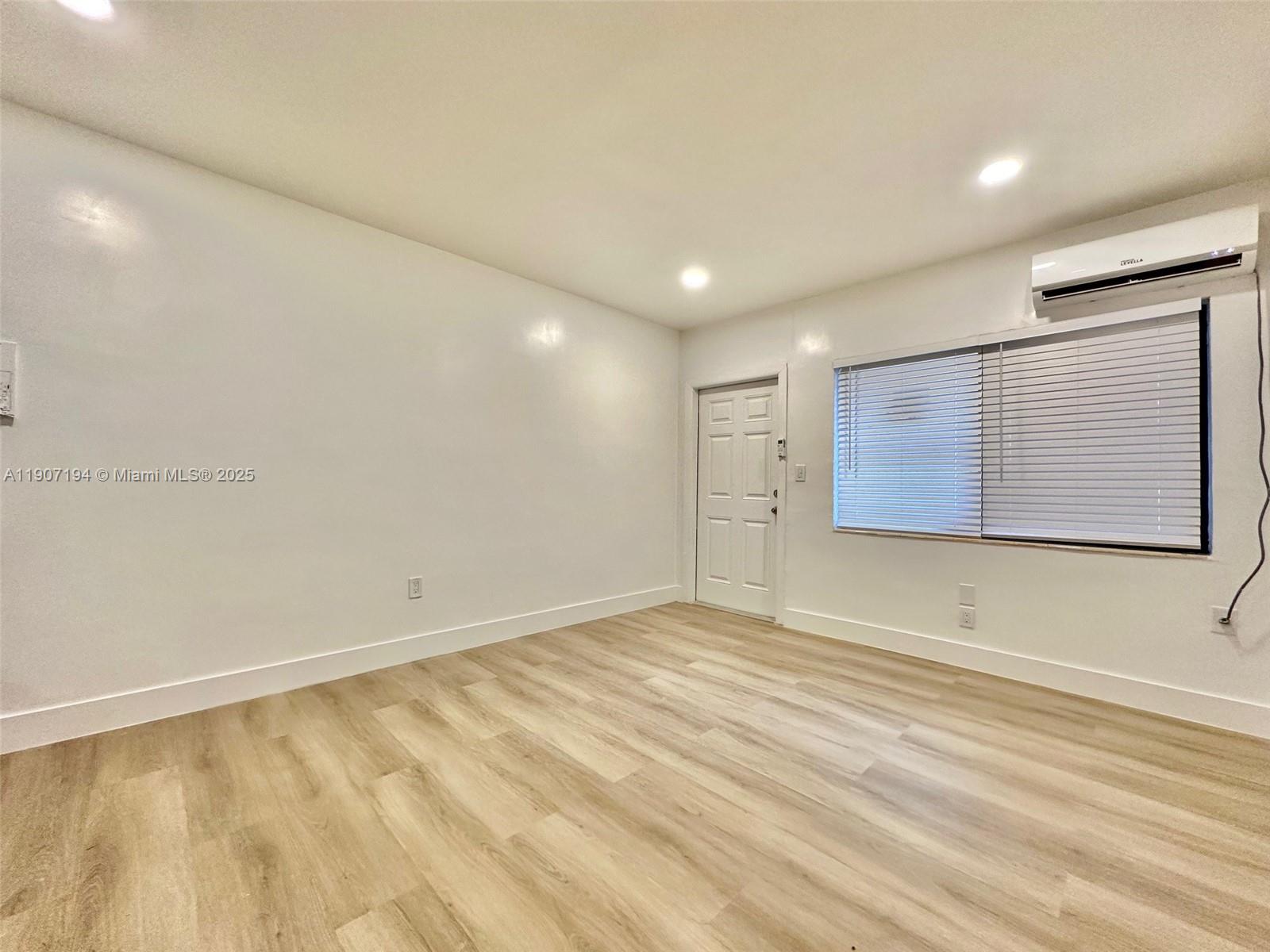 COMMERCIAL CENTER - Residential Lease