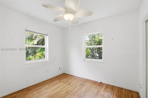 Tiny photo for 2355 Overbrook St, Coconut Grove, FL 33133 (MLS # A12035687)