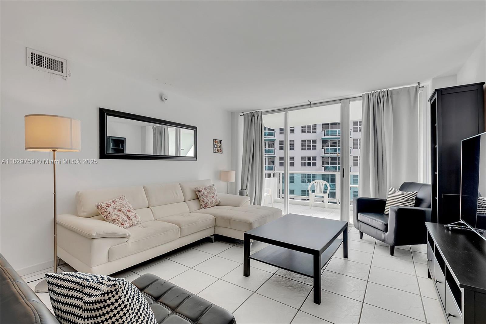 5151 Collins Ave 729