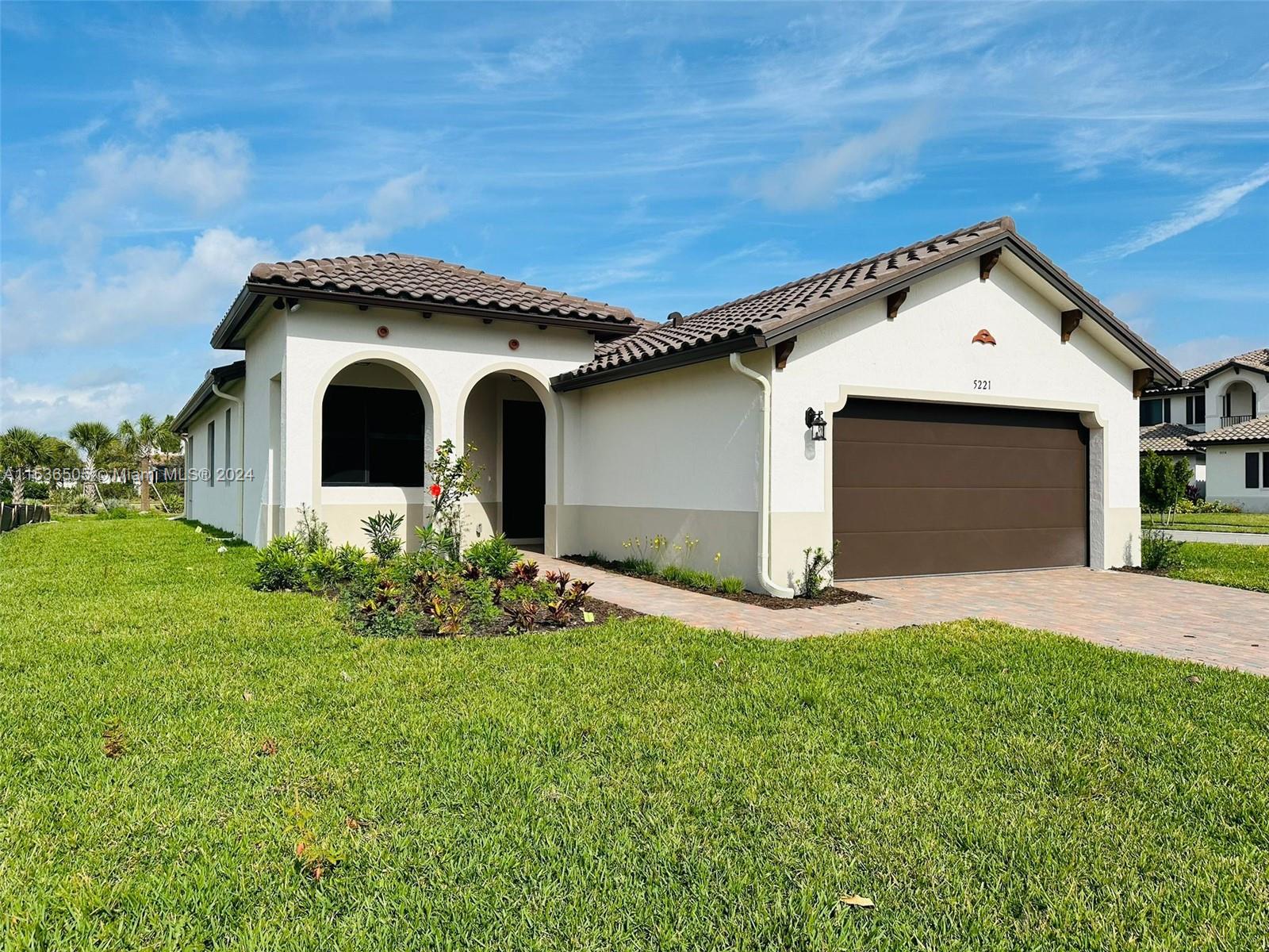 Located in desirable Ave Maria-Naples, Florida, Grand entry and elegant common area elements, Clubhouse & pool Pristine lakes and natural preserves, Walking trails and bike paths, Excellent Ave Maria schools, Conveniently located near shopping, dining and recreational activities
