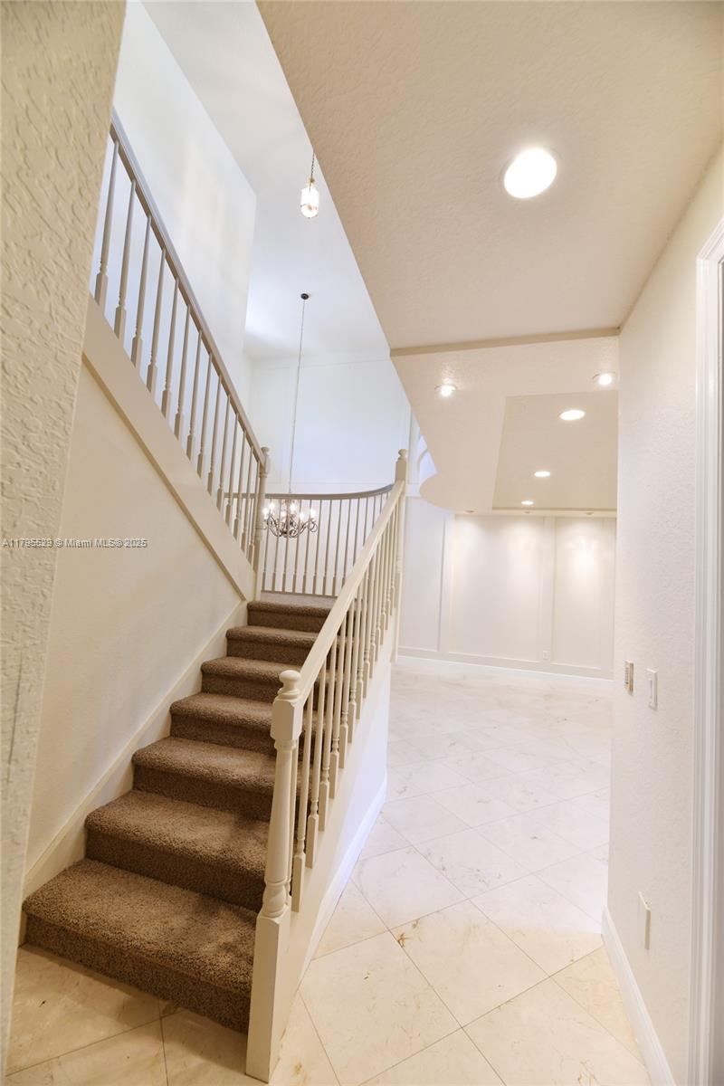CAPELLA 2 - Saturnia - Residential Lease