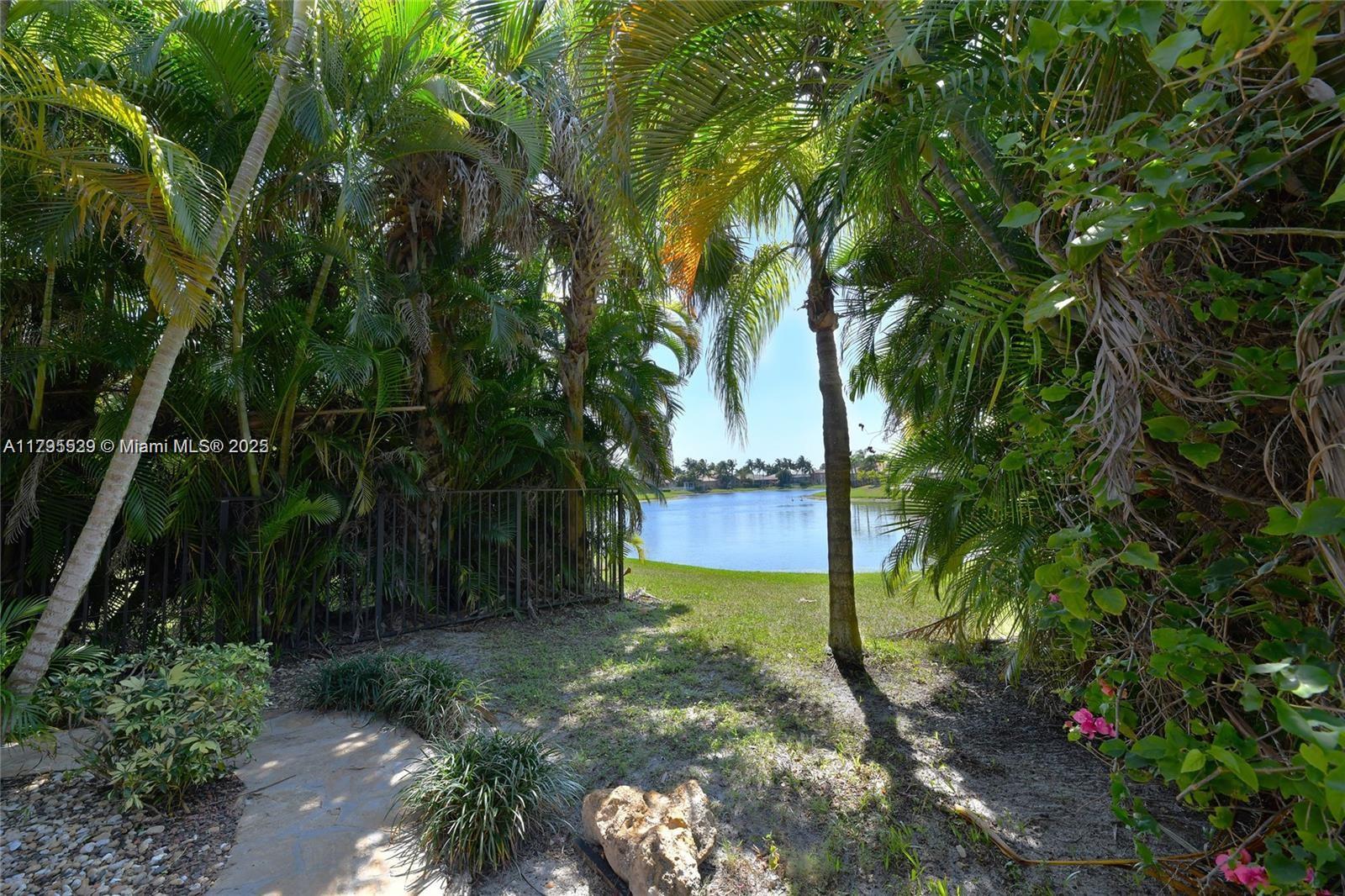 CAPELLA 2 - Saturnia - Residential Lease