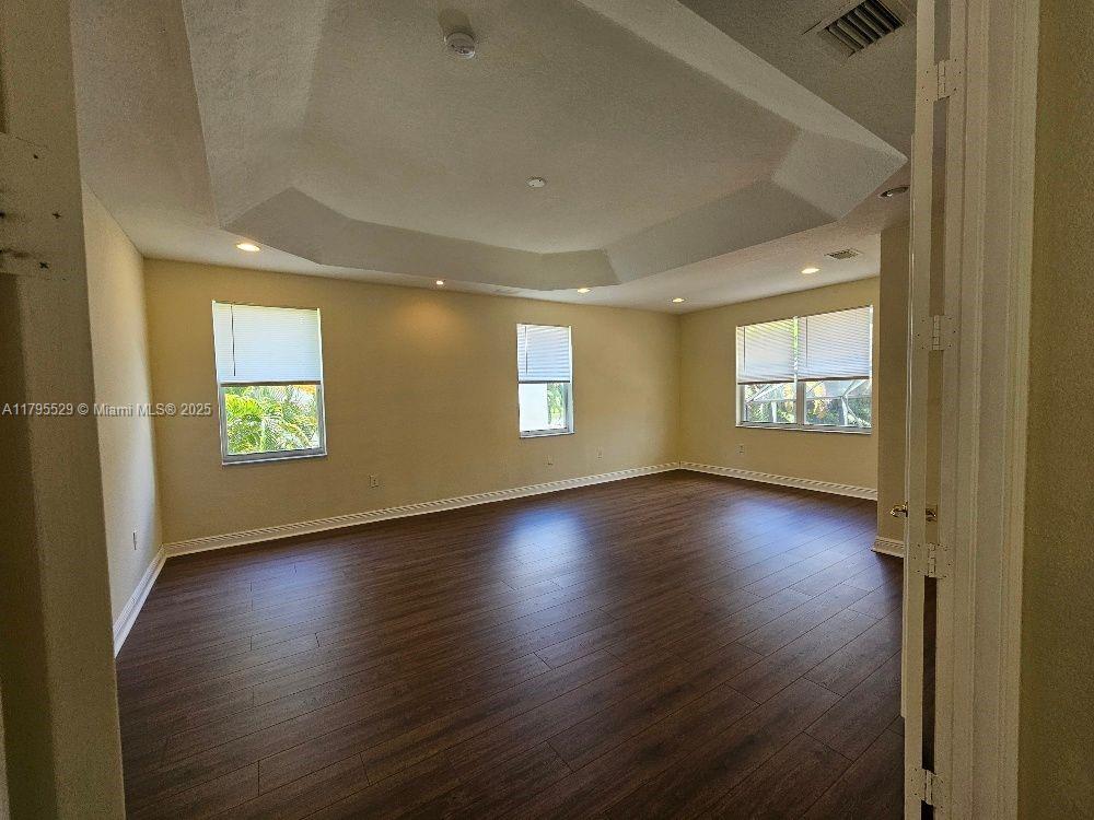 CAPELLA 2 - Saturnia - Residential Lease