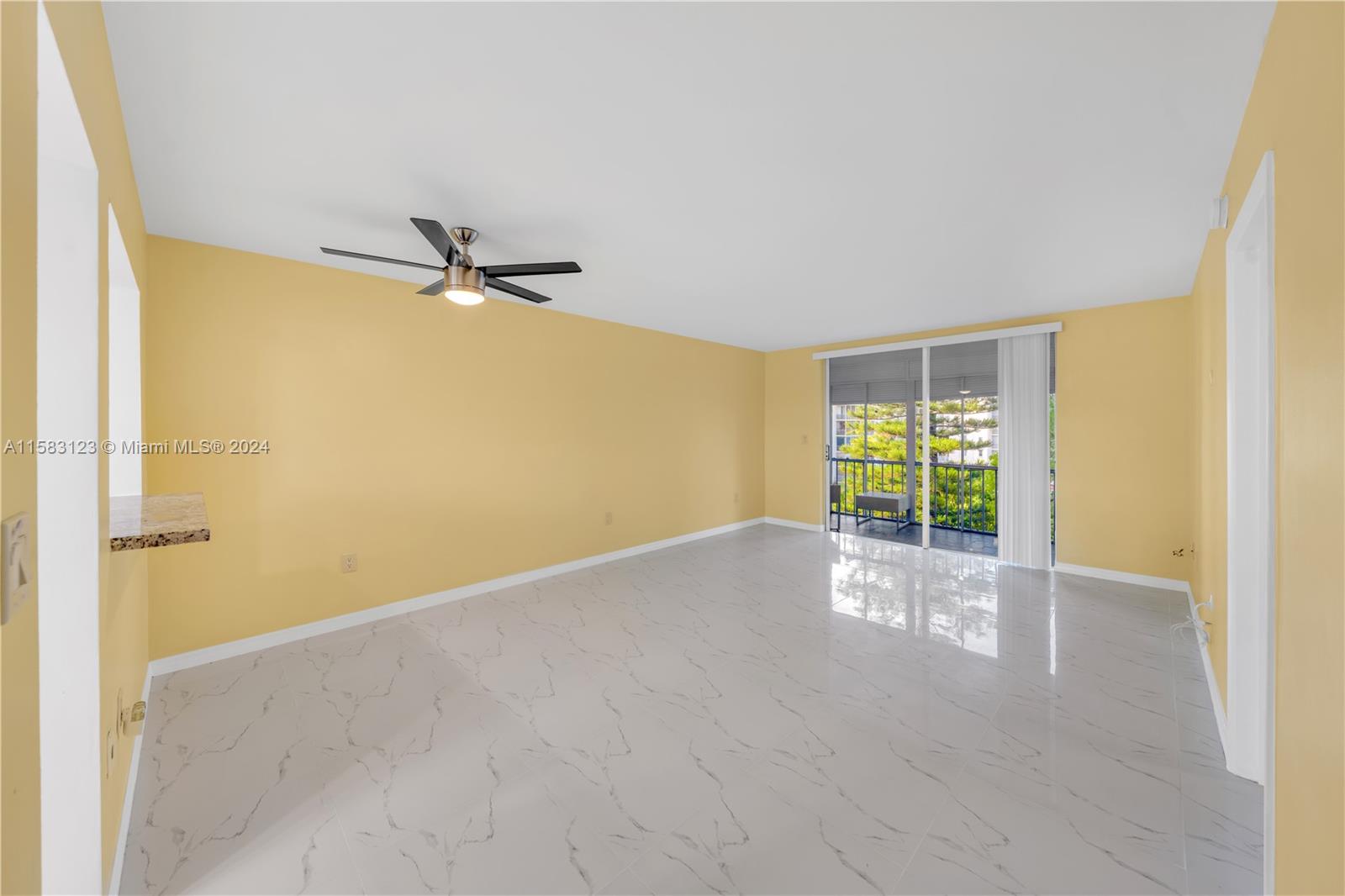 Property for Sale at 2905 Point East Dr L408, Aventura, Miami-Dade County, Florida - Bedrooms: 1 
Bathrooms: 1  - $249,000
