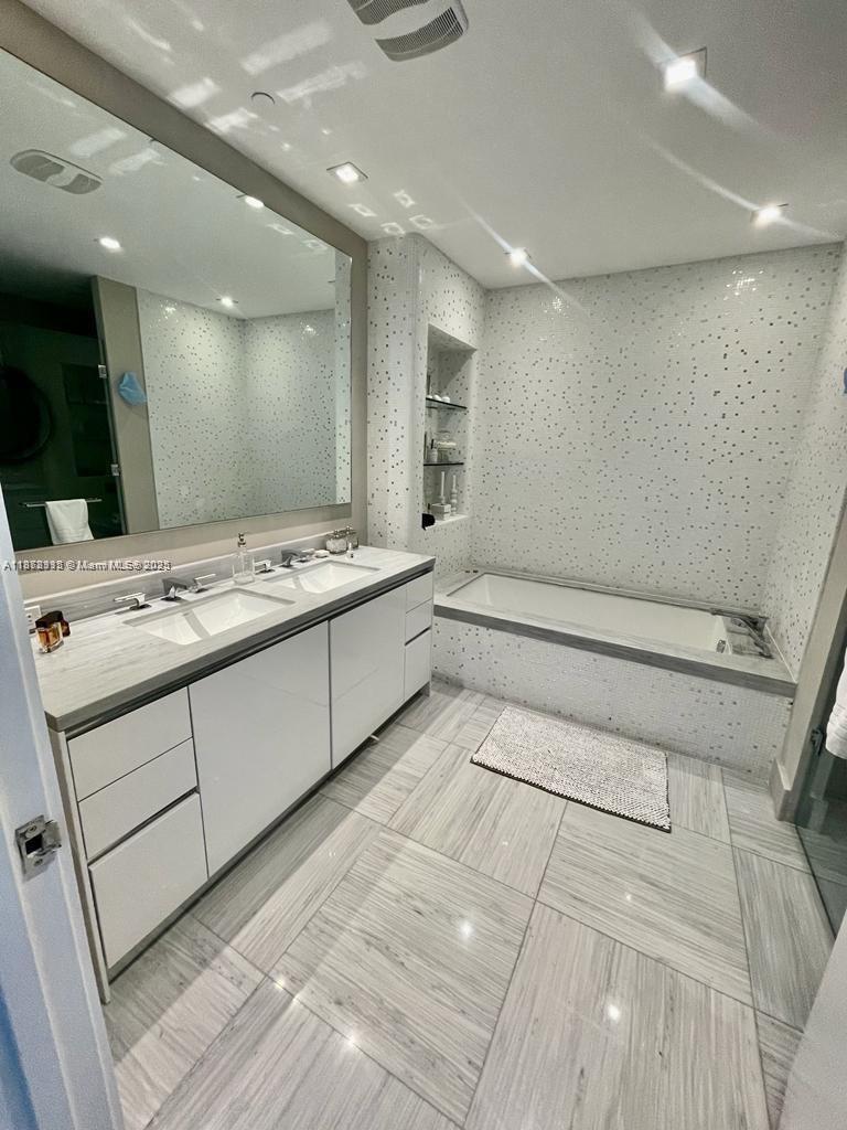JADE SIGNATURE CONDO - Residential Lease