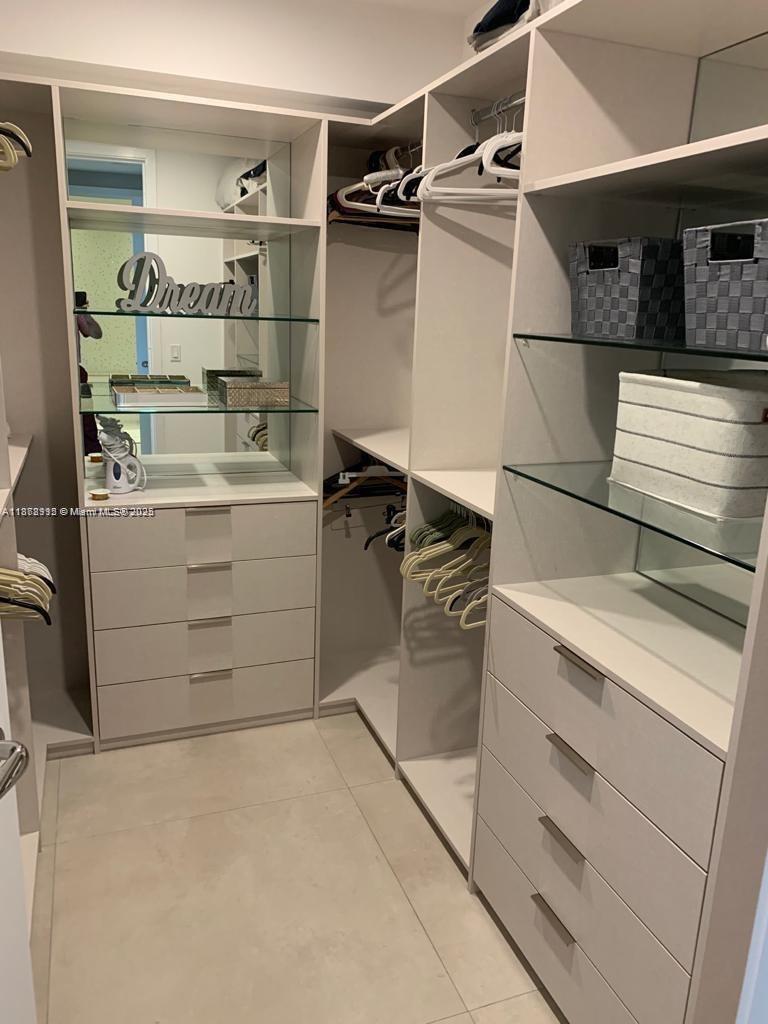JADE SIGNATURE CONDO - Residential Lease